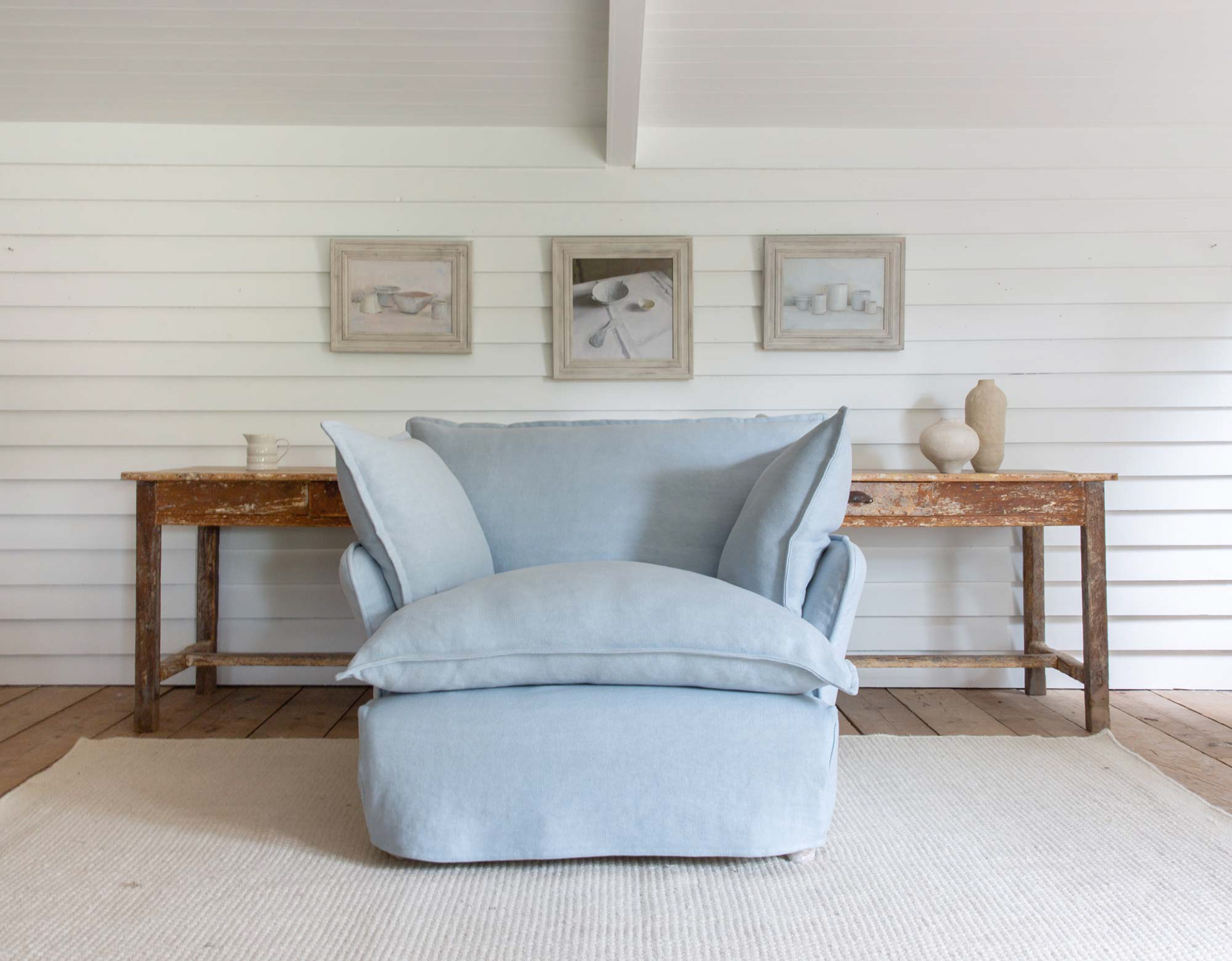 Aquamarine 100% Linen - Song Short Pillow Edge Armchair