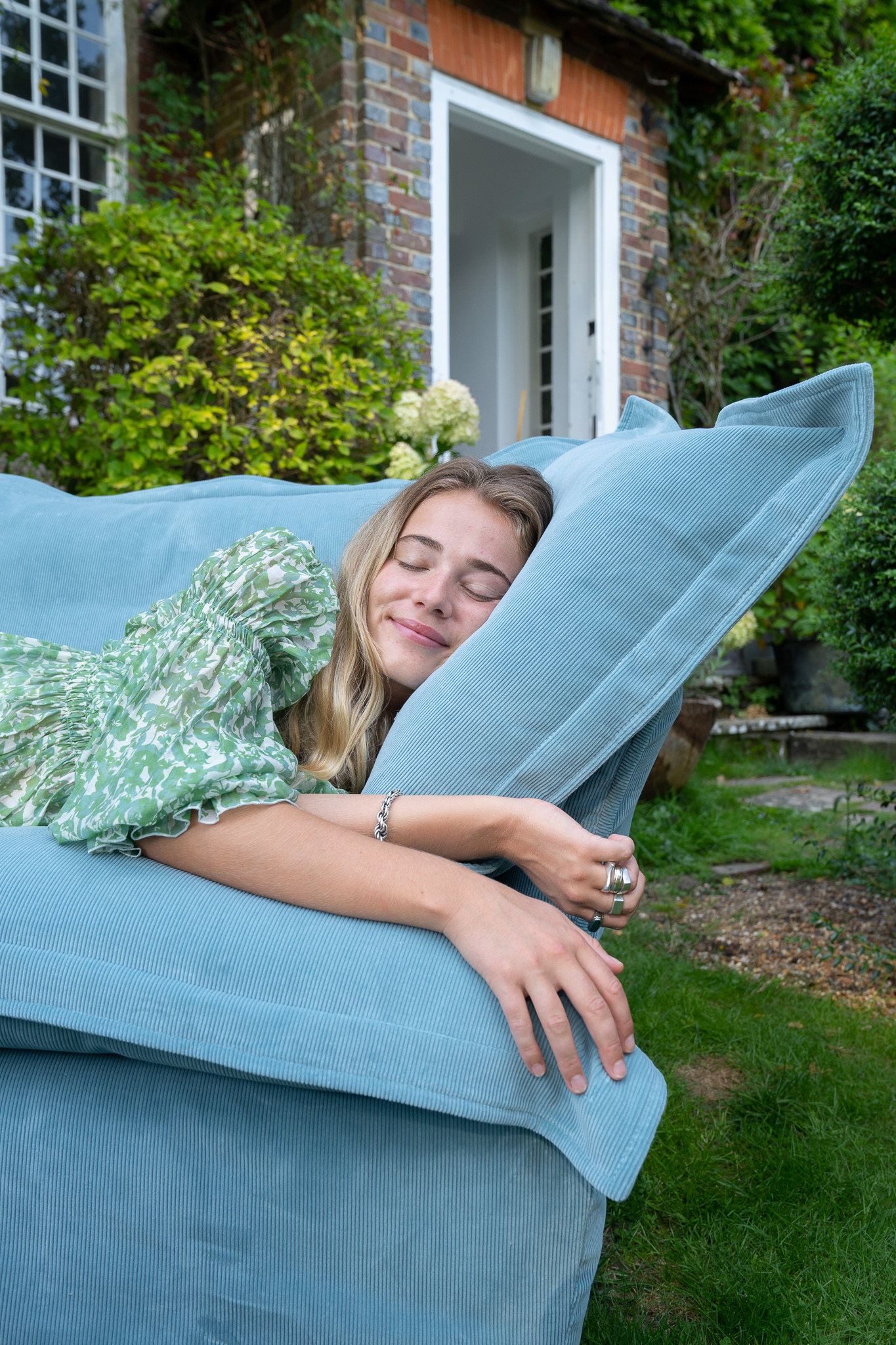Pigeon Corduroy - Song Pillow Edge Love Seat & Footstool