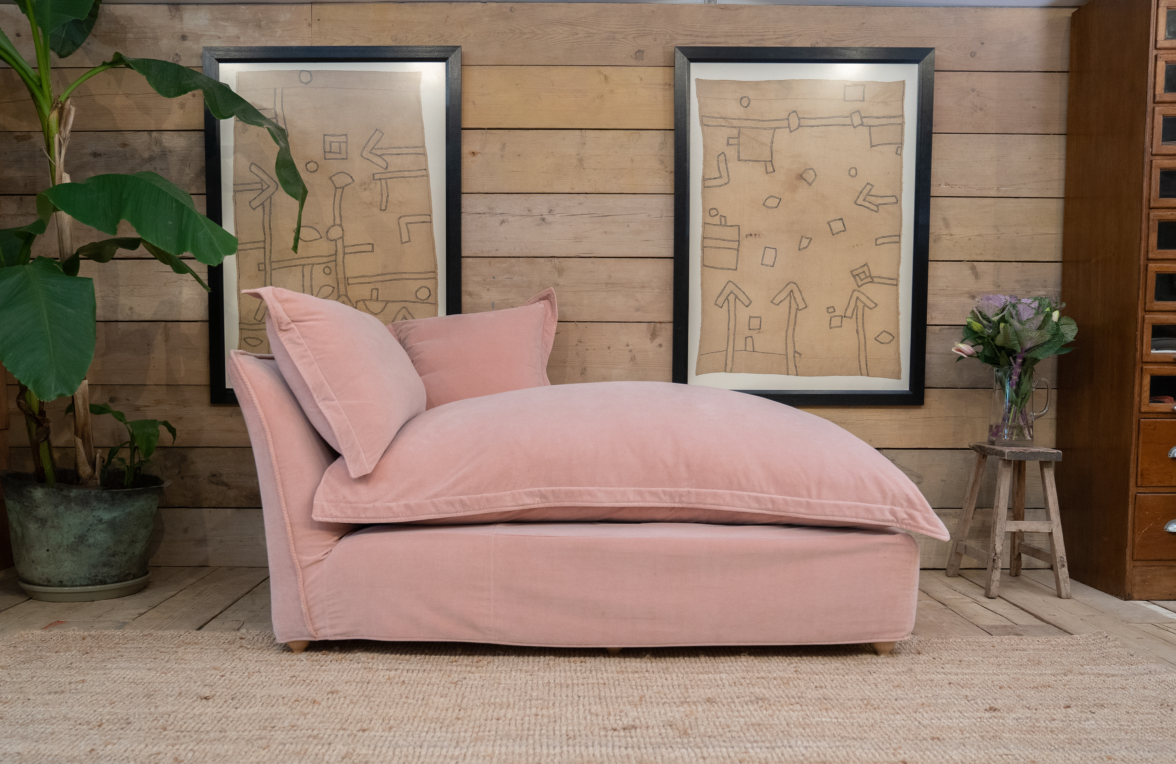 Plaster Velvet - Song Pillow Edge Chaise Longue