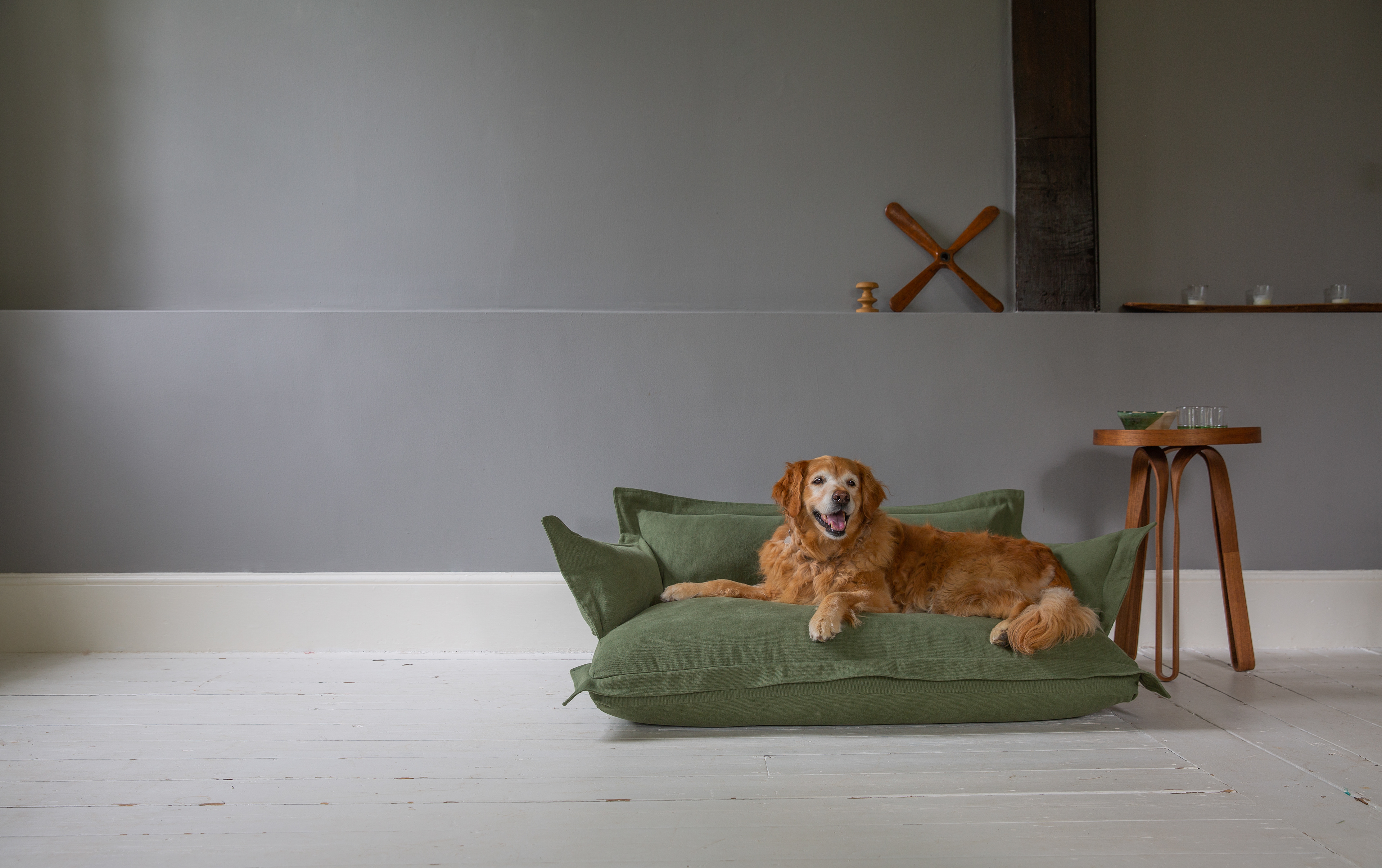 Meadow Green Brushed Cotton - Song Pillow Edge Large Dog Bed (Coming to US & Aus in 2022)