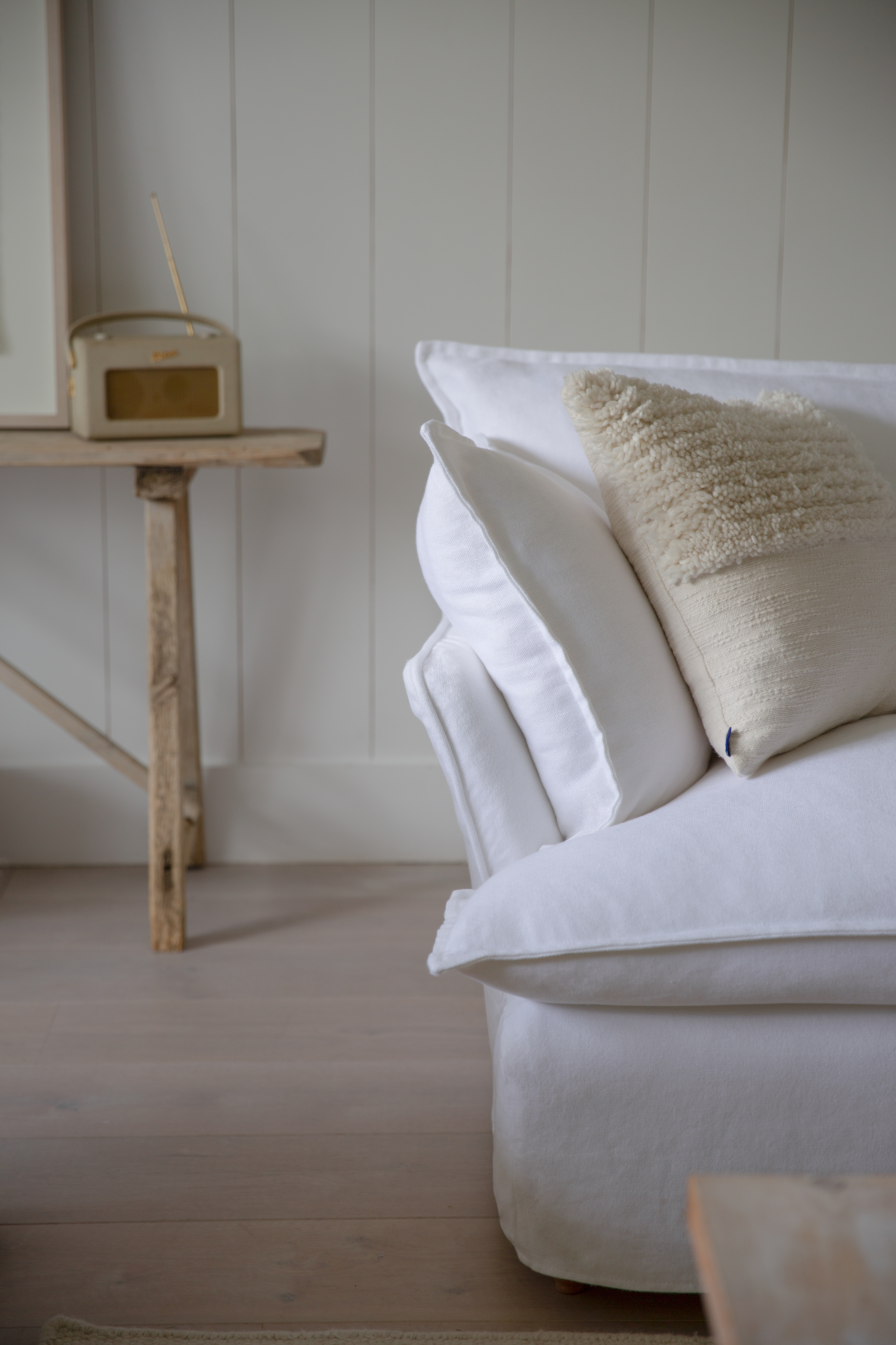 Selenite 100% Linen - Song Short Pillow Edge Love Seat