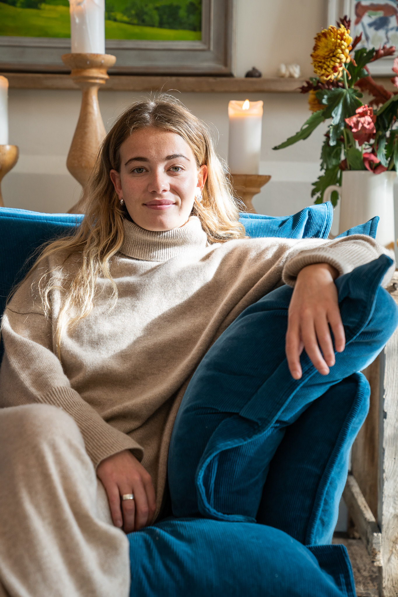 Peacock Corduroy - Song Pillow Edge Armchair