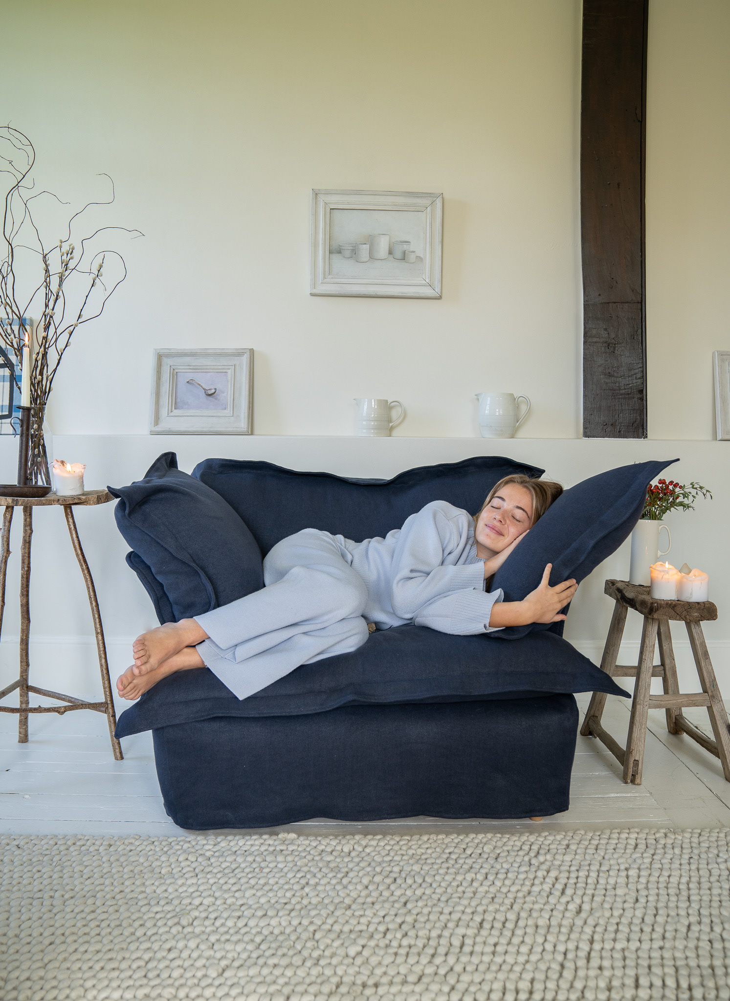 Obsidian 100% Linen - Song Pillow Edge Armchair