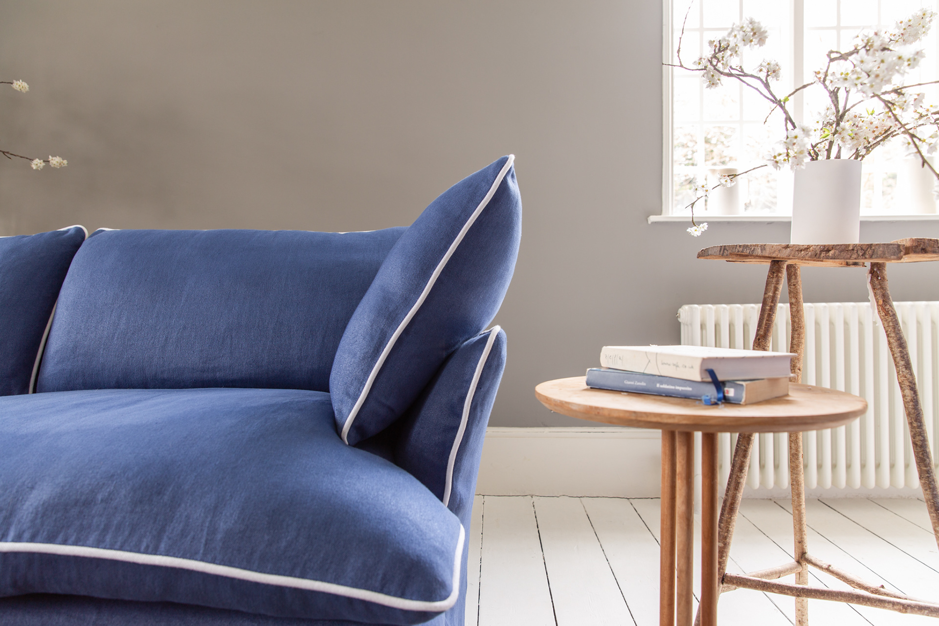Sapphire/Selenite 100% Linen - Marnie Contrast Piped Sofa