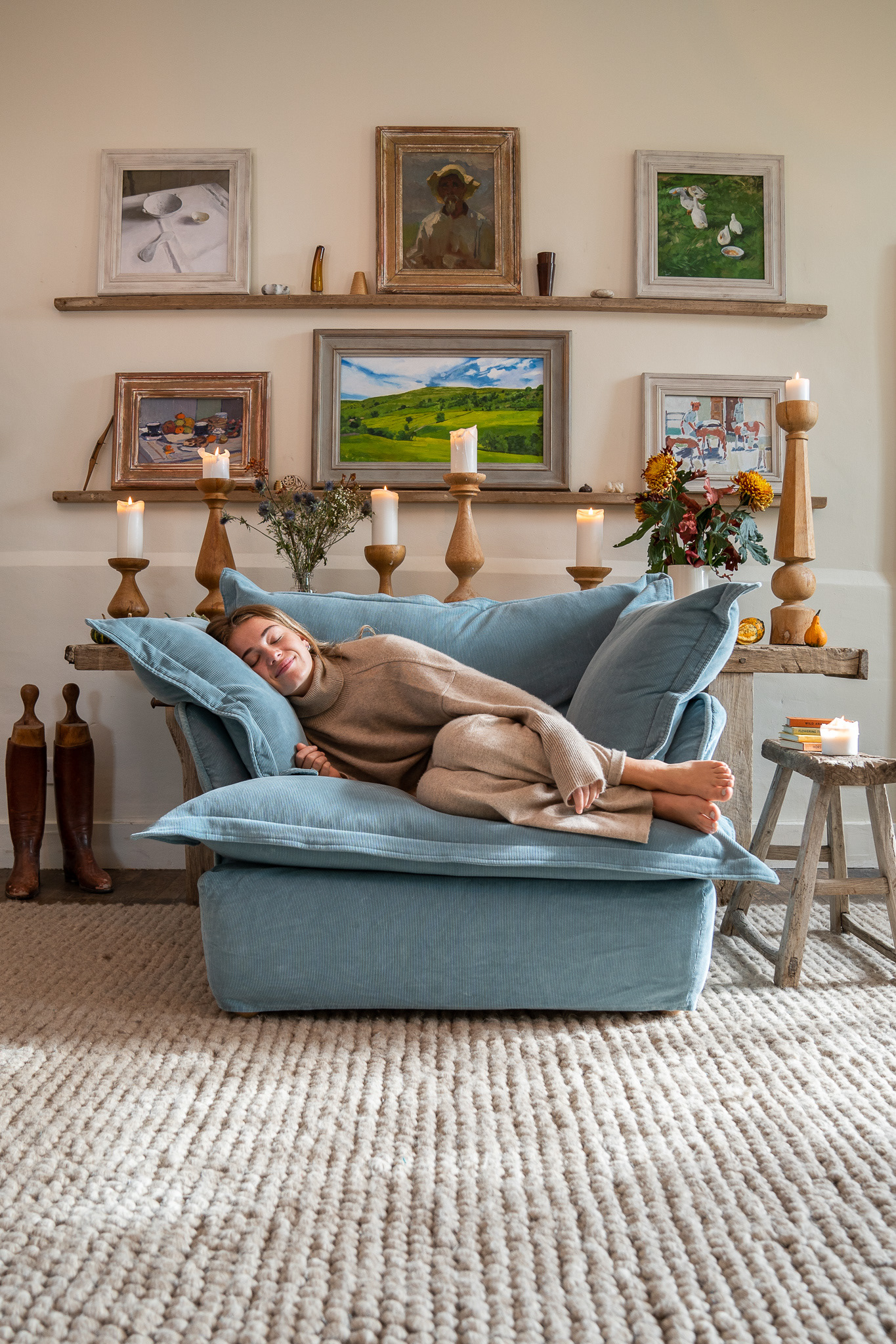 Pigeon Corduroy - Song Pillow Edge Armchair