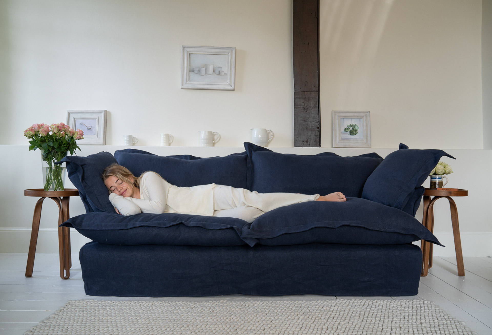 Obsidian 100% Linen - Song Pillow Edge Sofa
