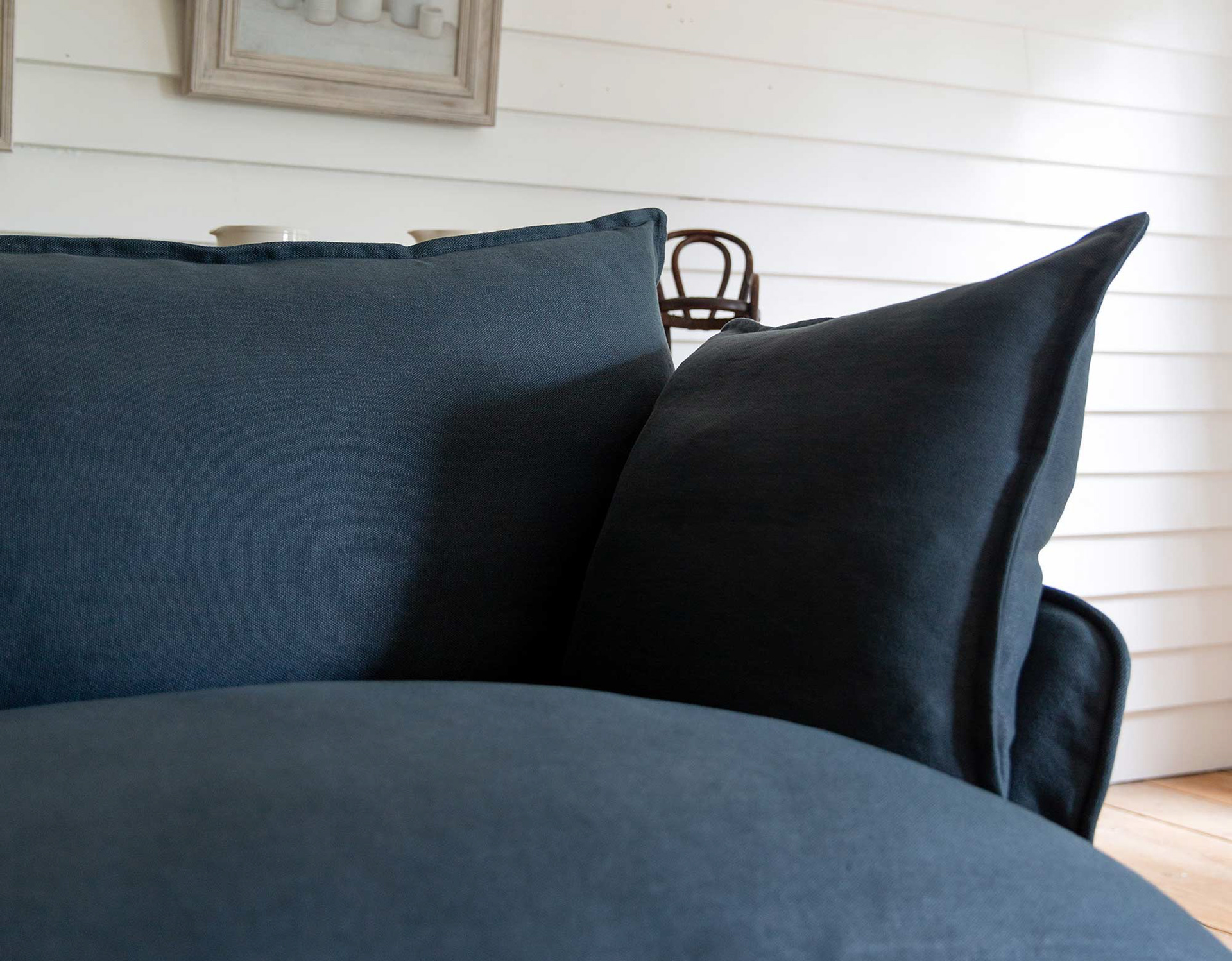 Hawk's Eye 100% Linen - Song Short Pillow Edge Love Seat