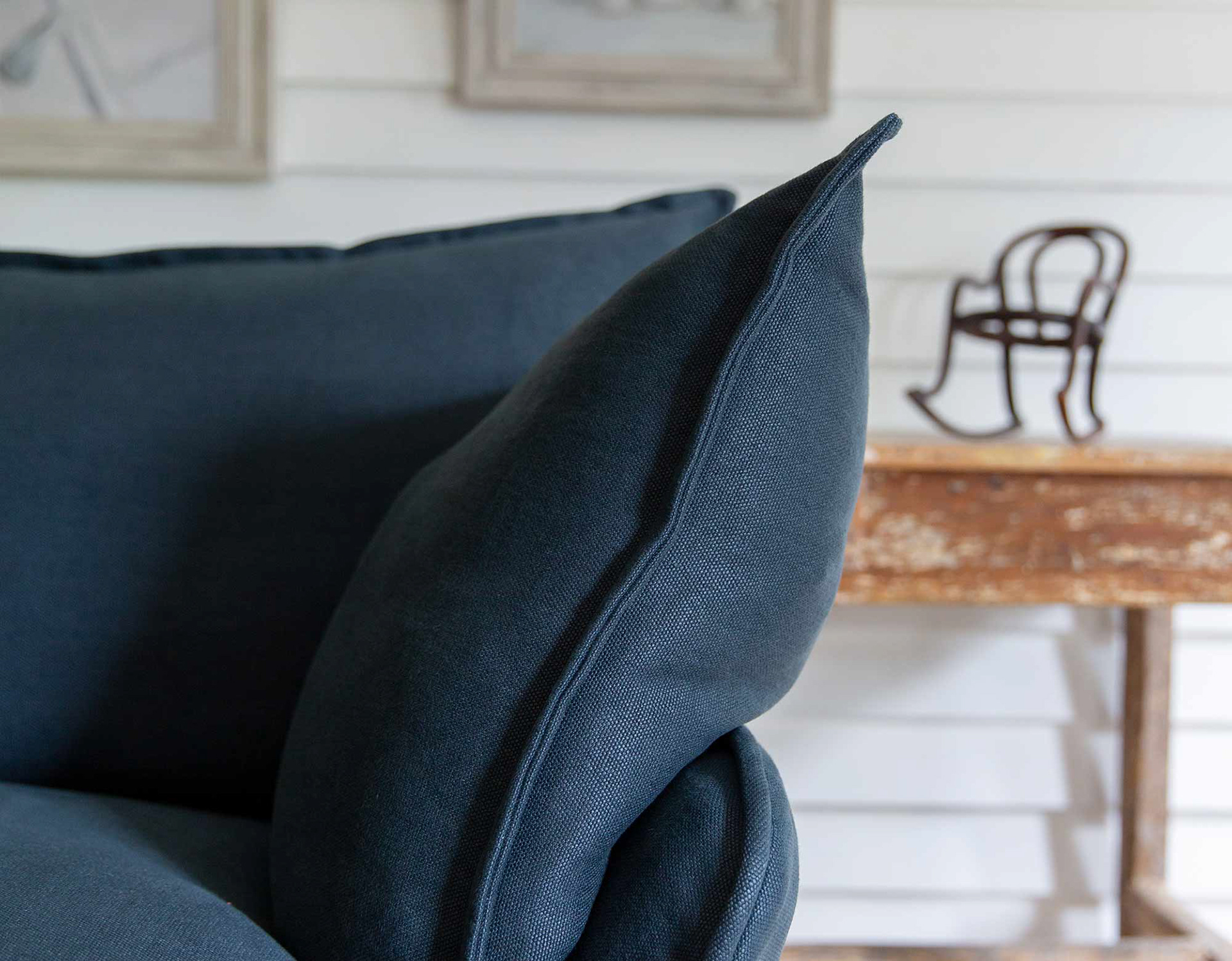 Hawk's Eye 100% Linen - Song Short Pillow Edge Love Seat