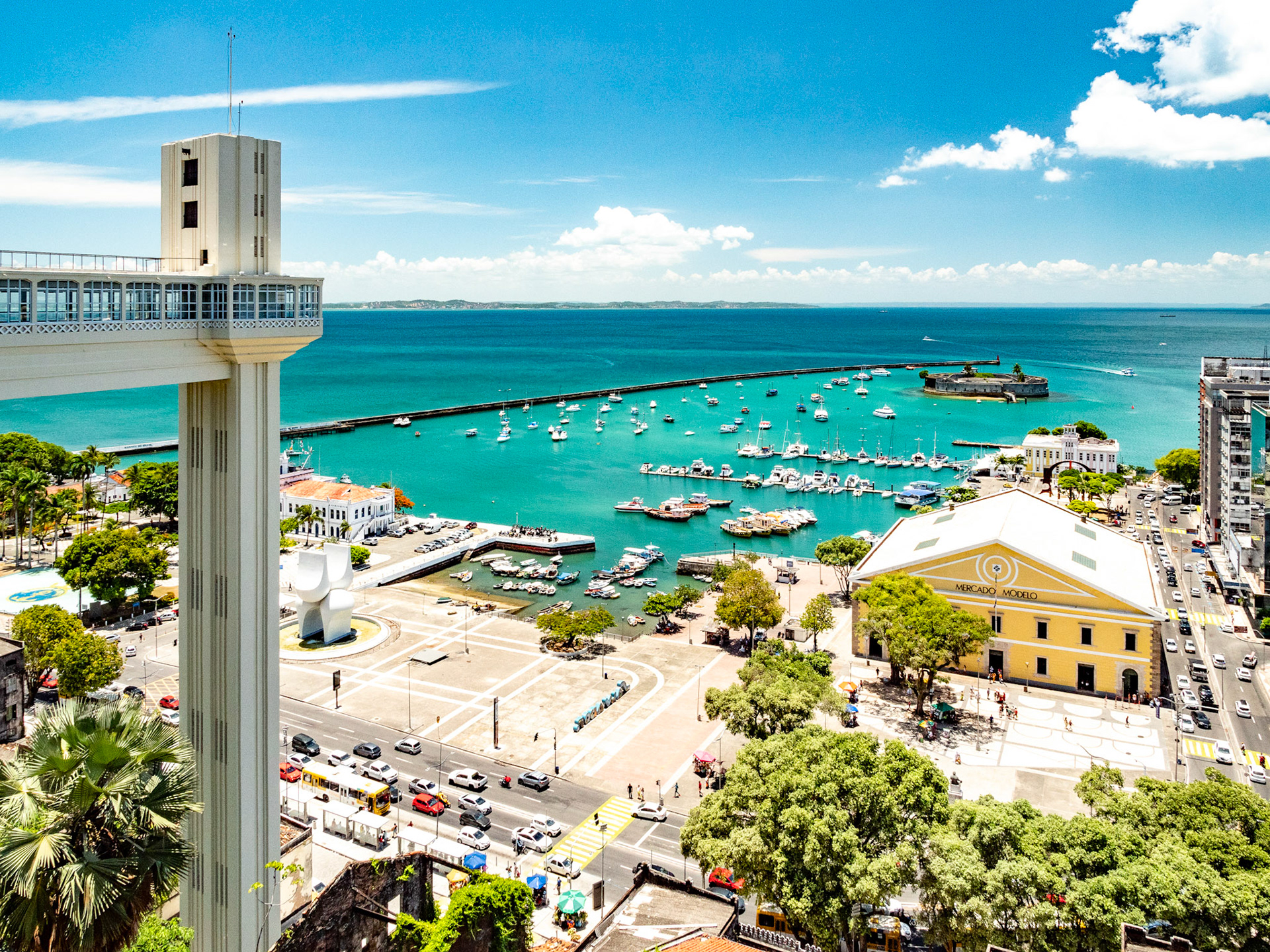 03.02.2025 Salvador de Bahia, Brazil. Stunning view Bahia, the Bay Baia de Todos os Santos and the beautifully restored and emblematic, art deco Elevador Lacerda