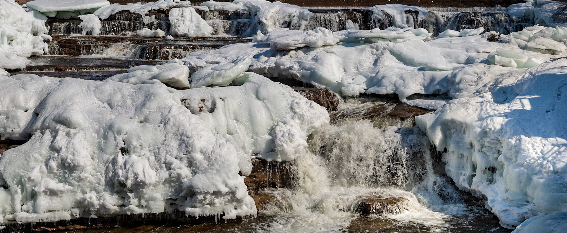 This is a 9-shot handheld panorama which was stitched together in Lightroom.