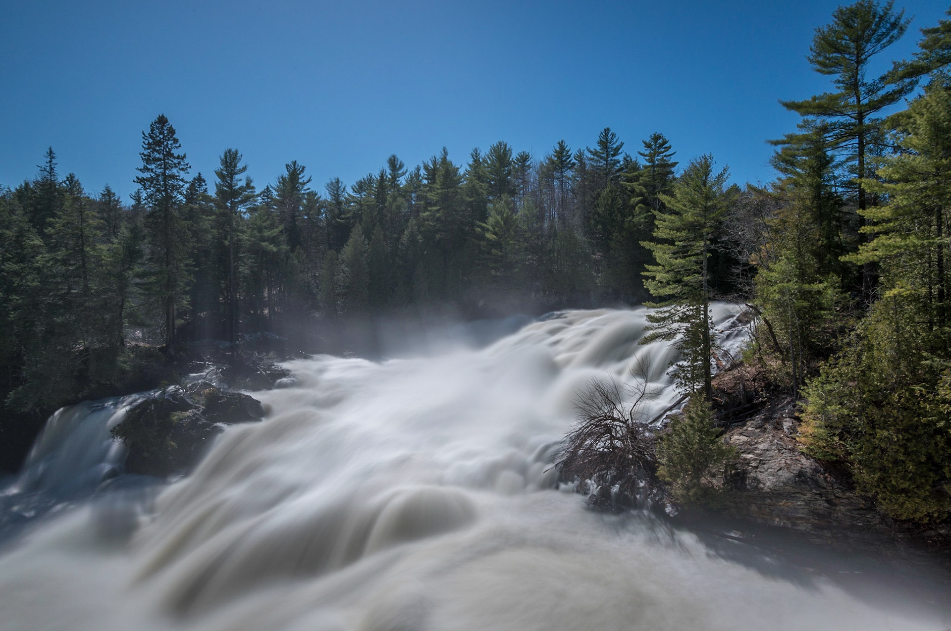 Super long exposures are not typically used on waterfall subjects, but I happened to have a 10 stop ND filter with me. This is an 8 sec exposure.