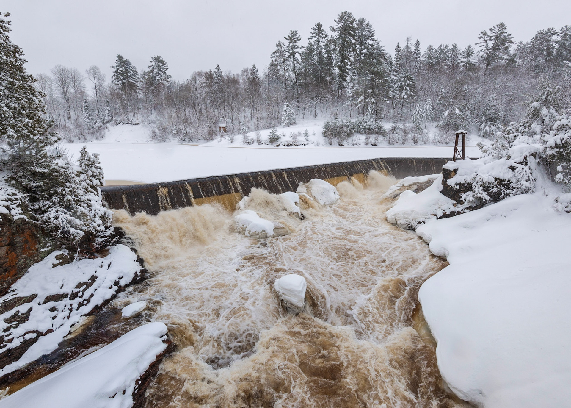 From the first bridge there was also an interesting view up-river, towards a dam forming an artificial lake.
