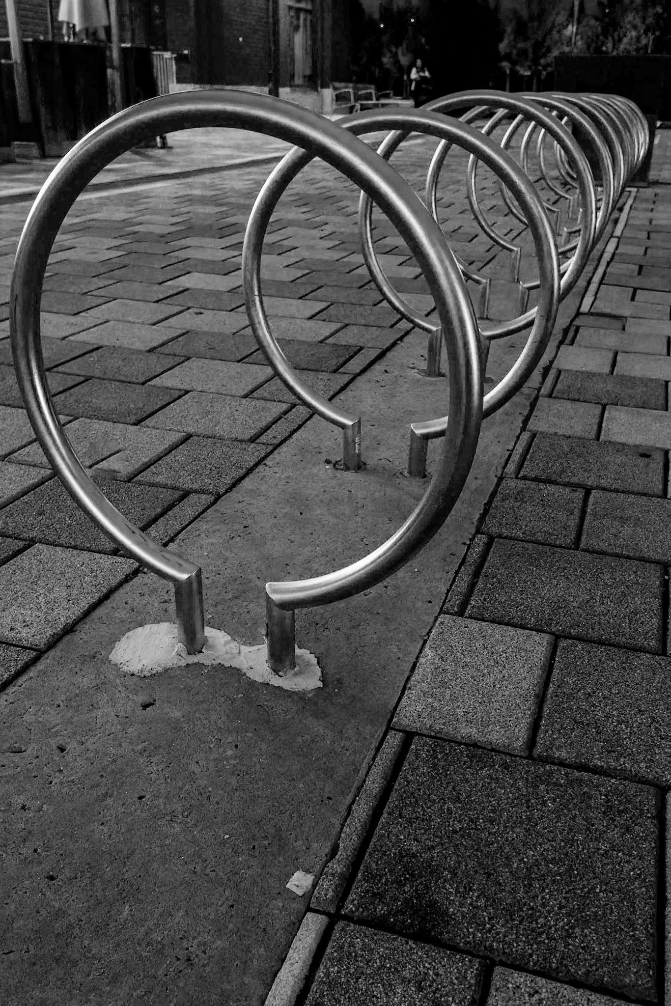 Circles and circles and circles. [ISO 6400, 28 mm, f/8.0, 1/50s]