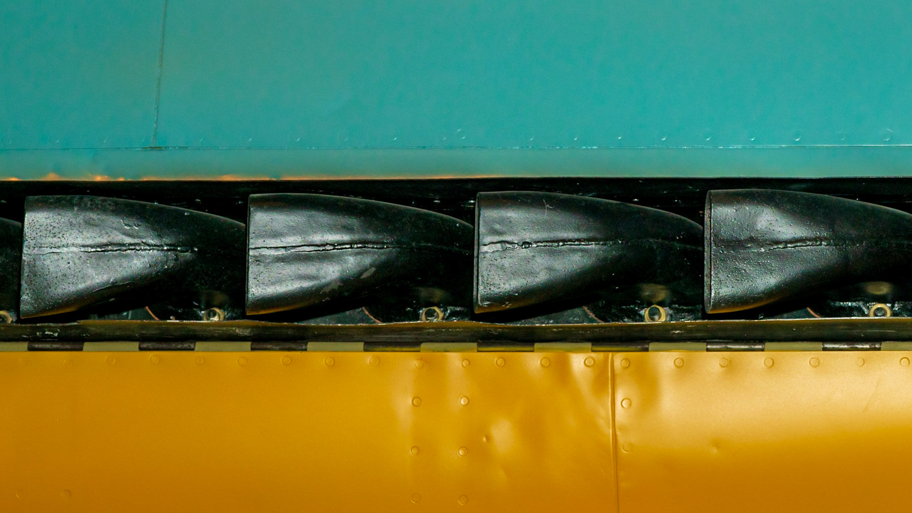 I composed this to have three layers of roughly equal size. The upper and lower layers have strong complementary colours, and are separated by the middle layer with interesting shapes and texture.