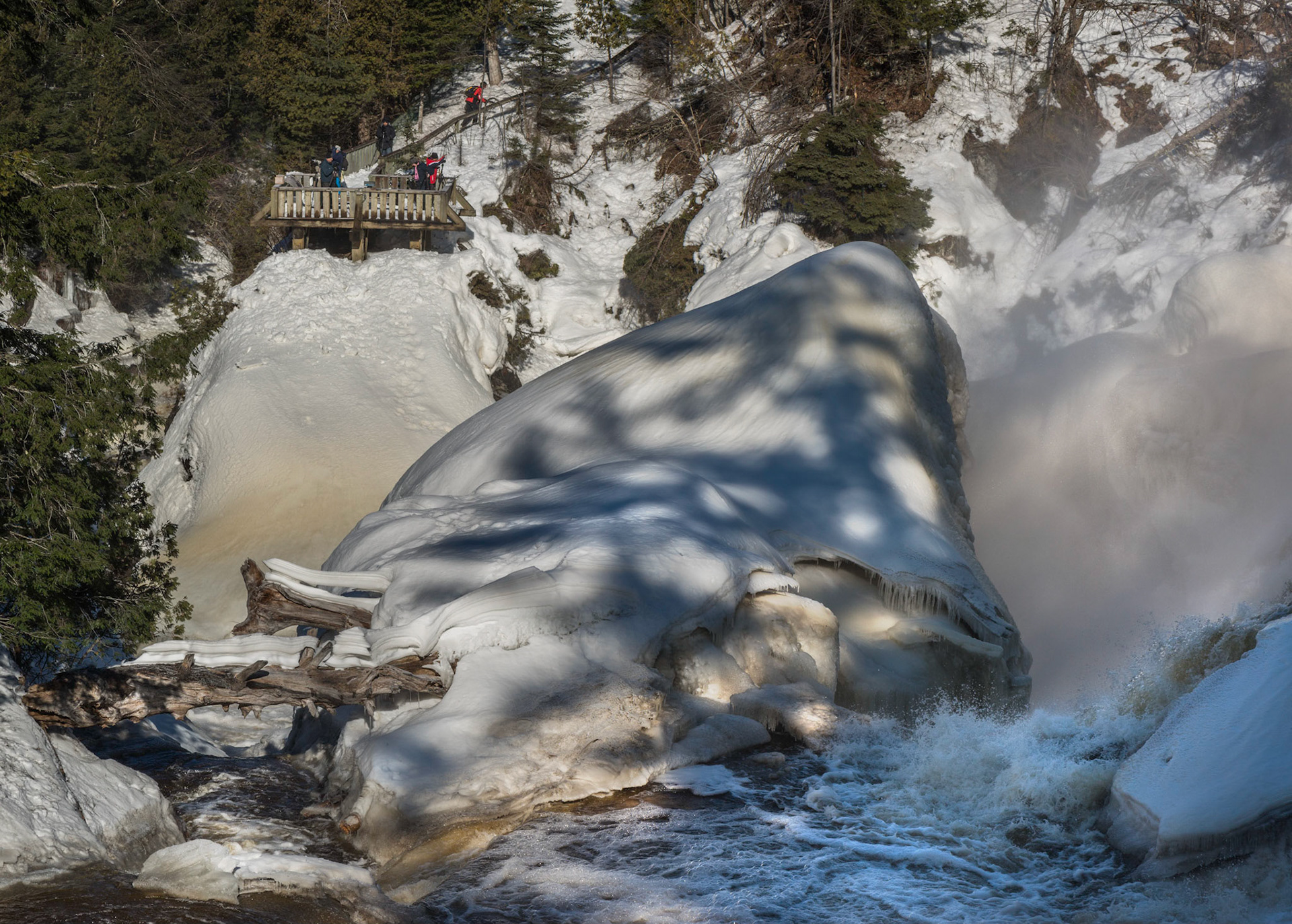 The observation platform provides an excellent vantage point to see the waterfalls at Coulonge.