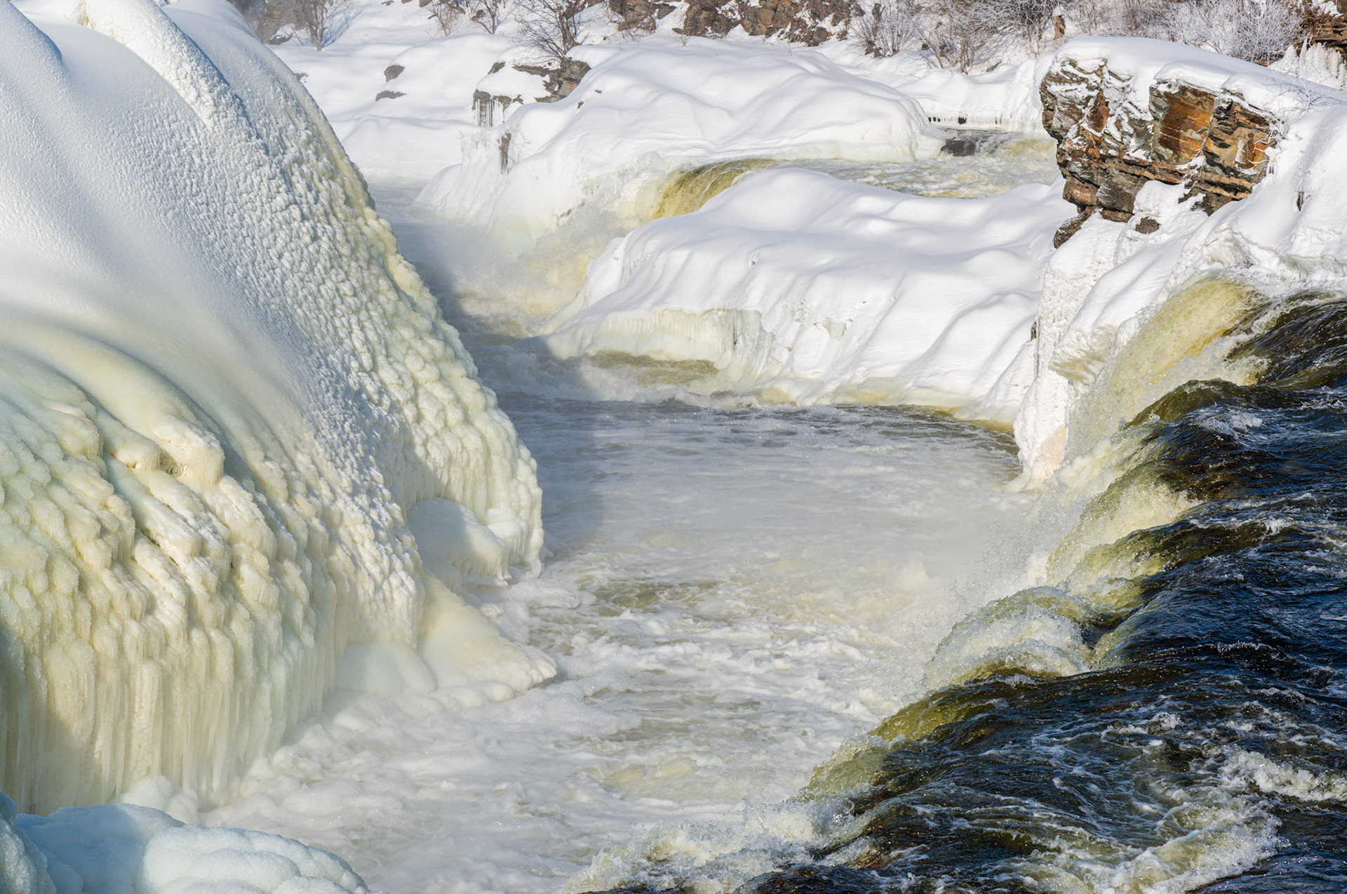 I found the "V" shape of the ice on the right and the water on the left interesting. Arguably there might be two shots here.