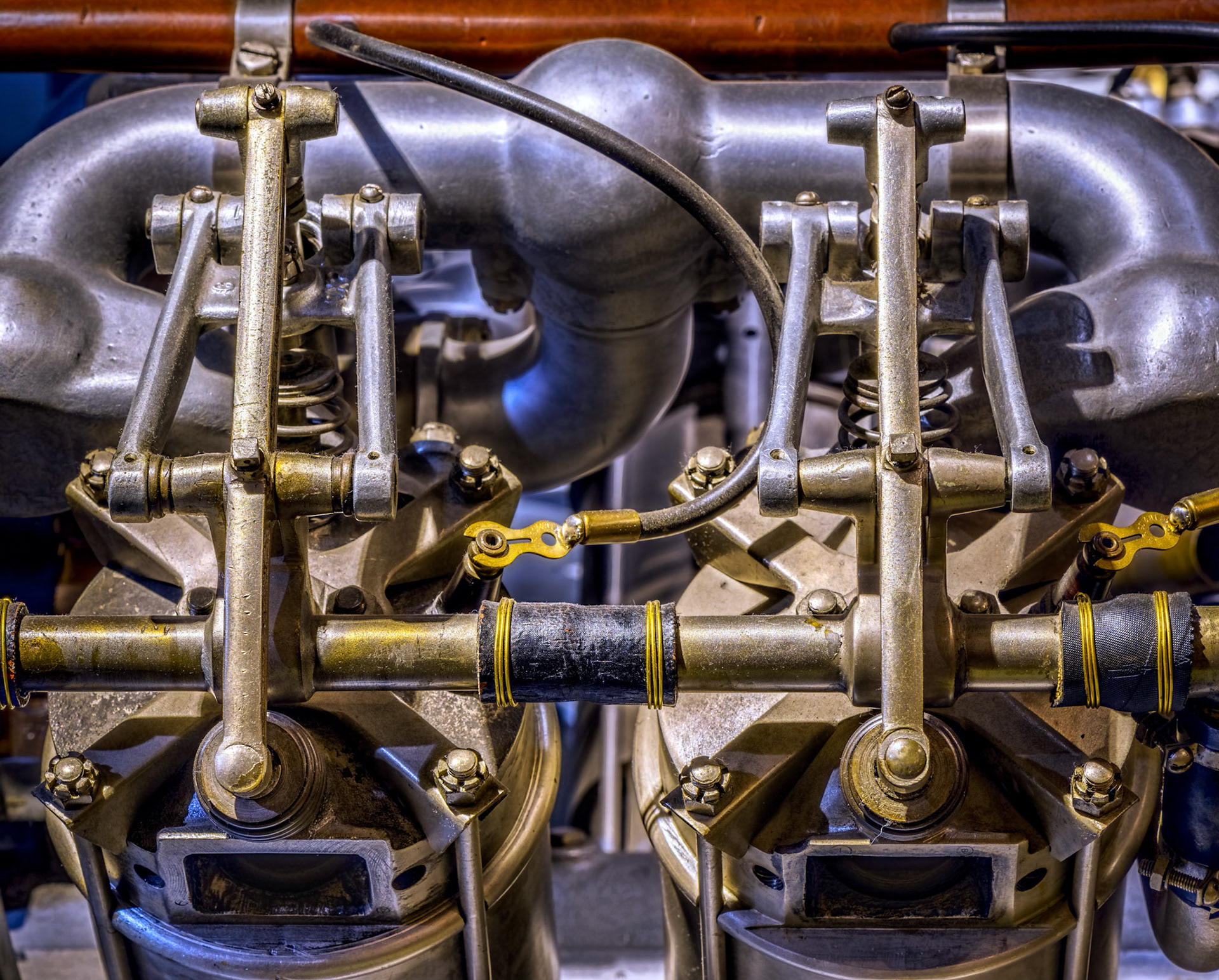 The loop of wire was intentionally selected as the focal point, framed amongst a symmetrical arrangement of curves and lines.