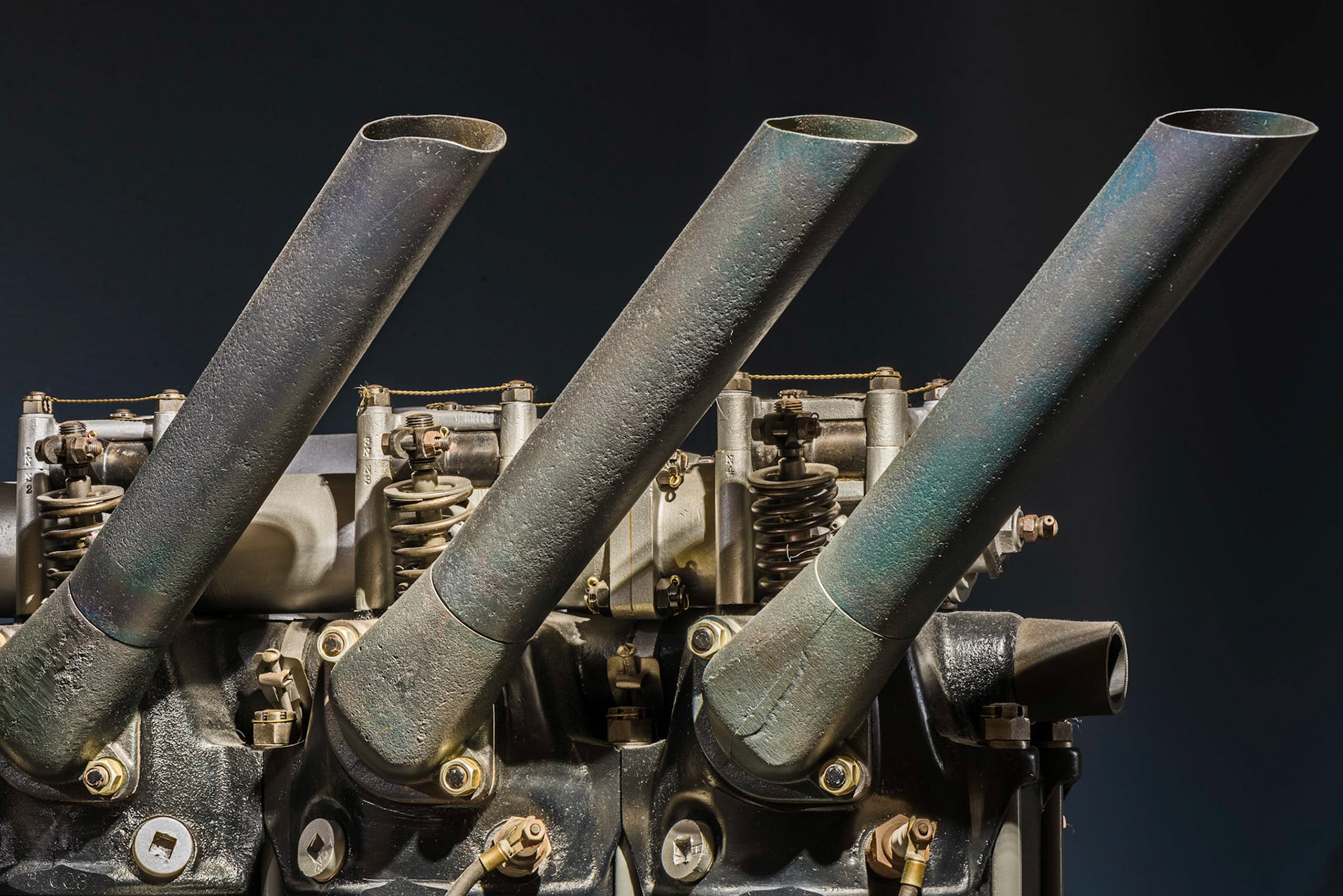 This engine was part of a display and what particularly interested me was the discolouring caused by the hot exhaust.