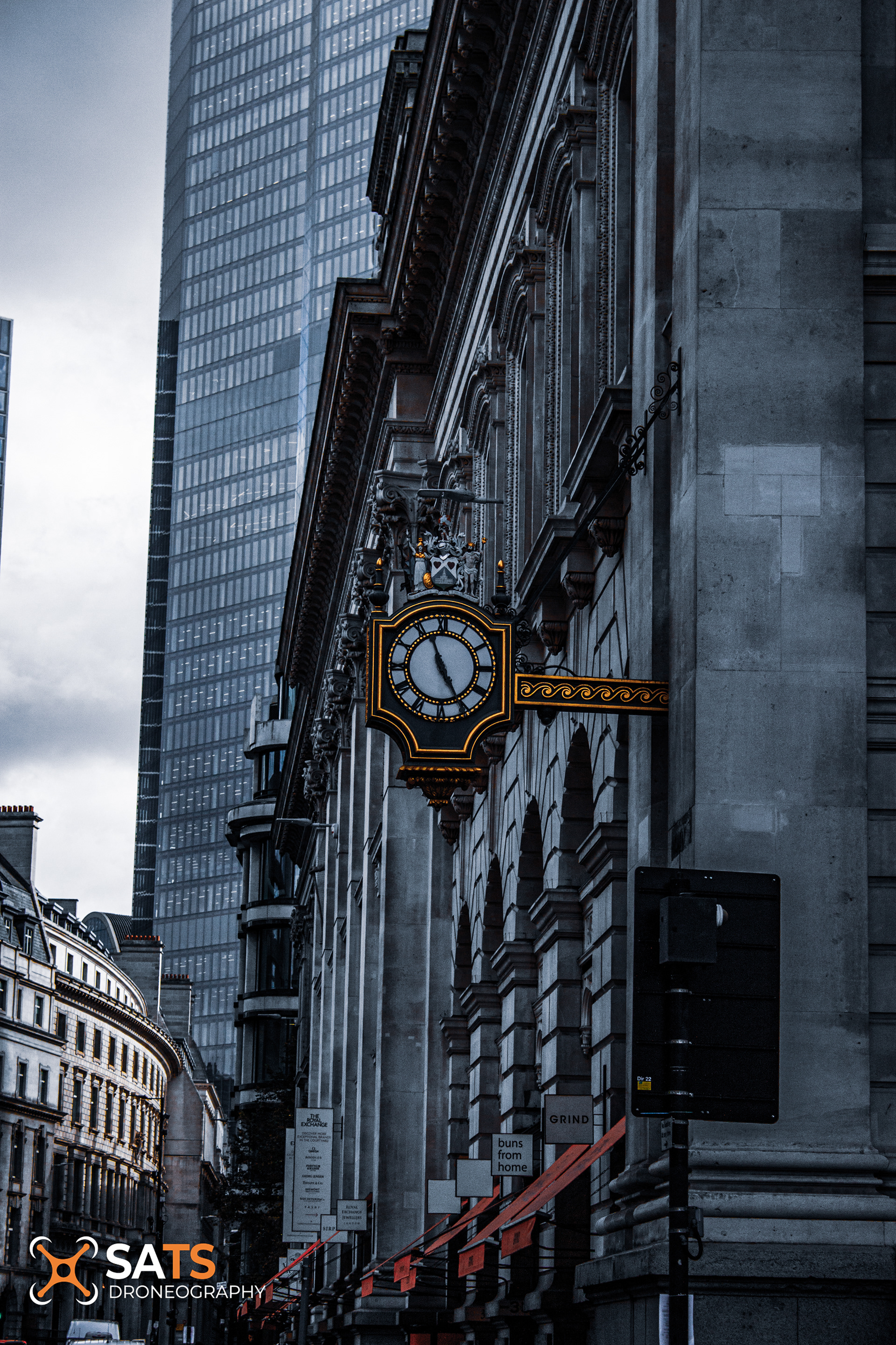 LONDON - 27