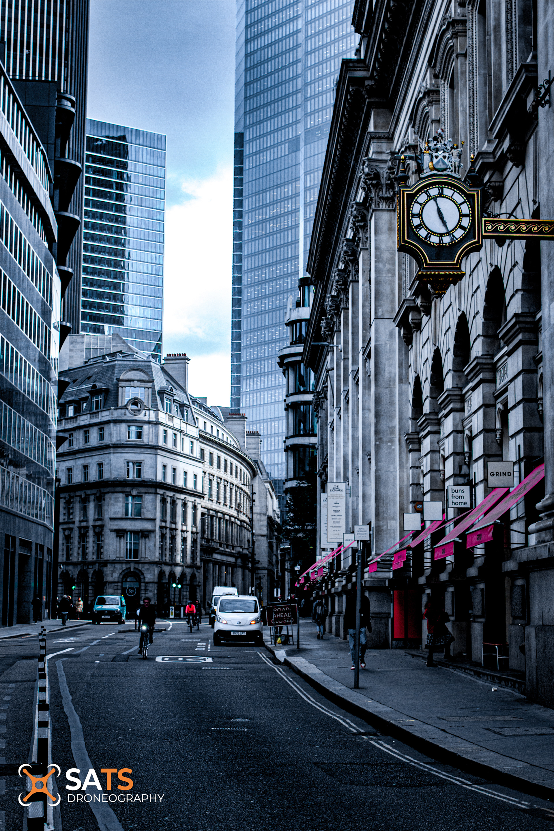 LONDON - 17