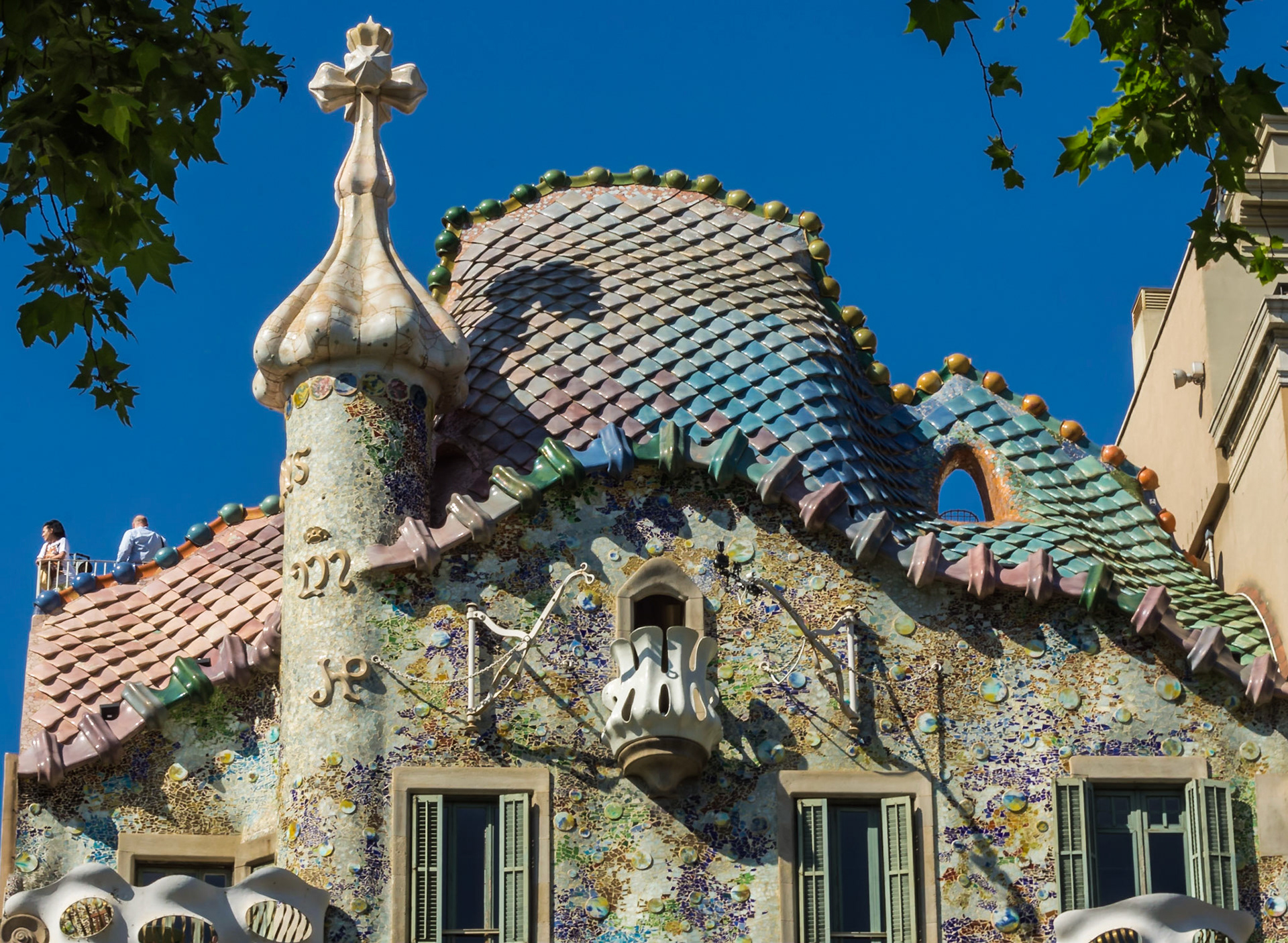 Façade de la Casa Batllo - Splendeur du modernisme. Barcelona - Espagne. La casa Batlo est l'oeuvre de Antoni Gaudi. Elle a été construite entre 1904 et 1906. Elle est située au 43 Passeig de Gràcia.