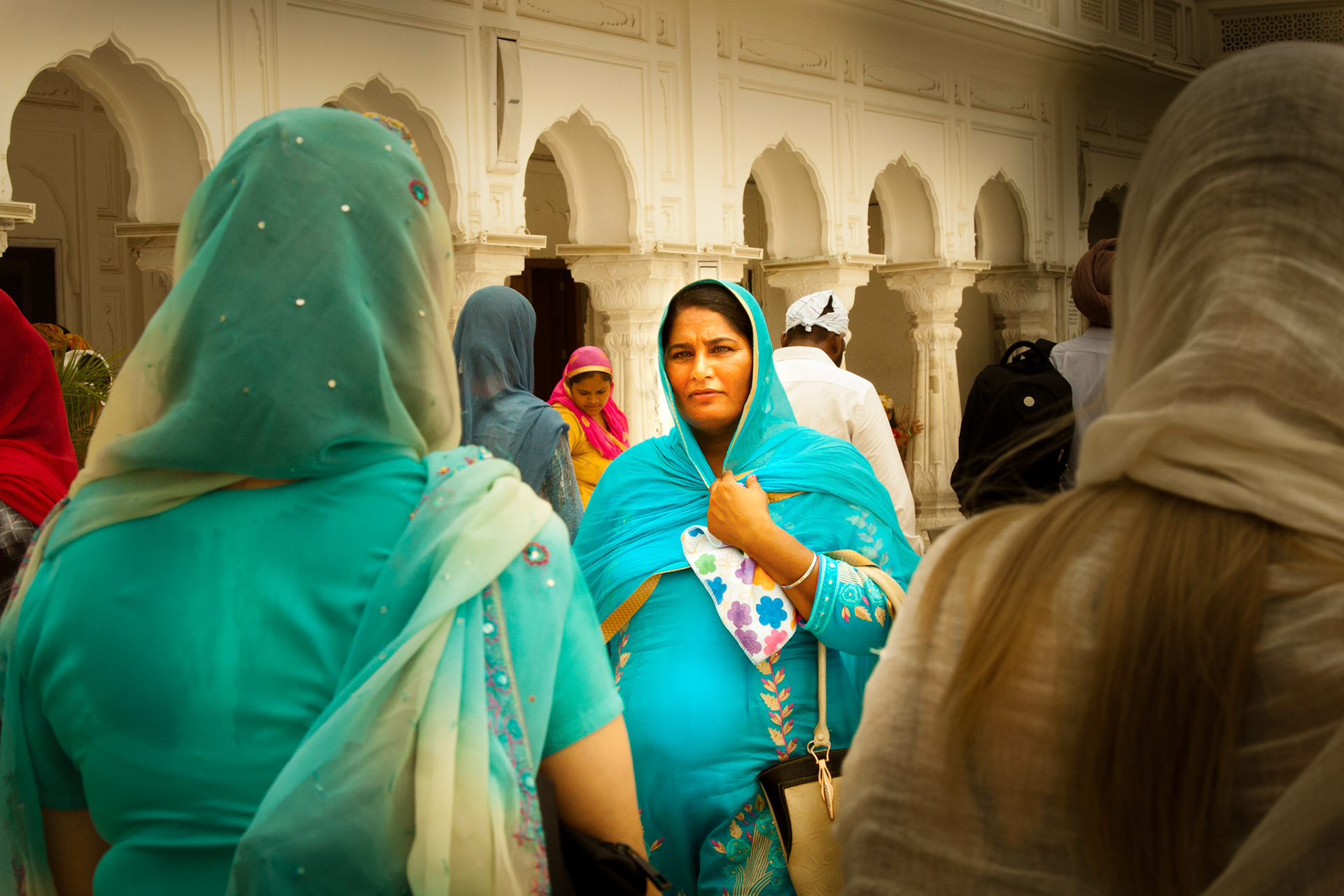 Ladies of India I can't get enough of your colours. Am loving every hue of the rainbow combination you're coming up with but am particularly excited by your aqua blues. @airasia
