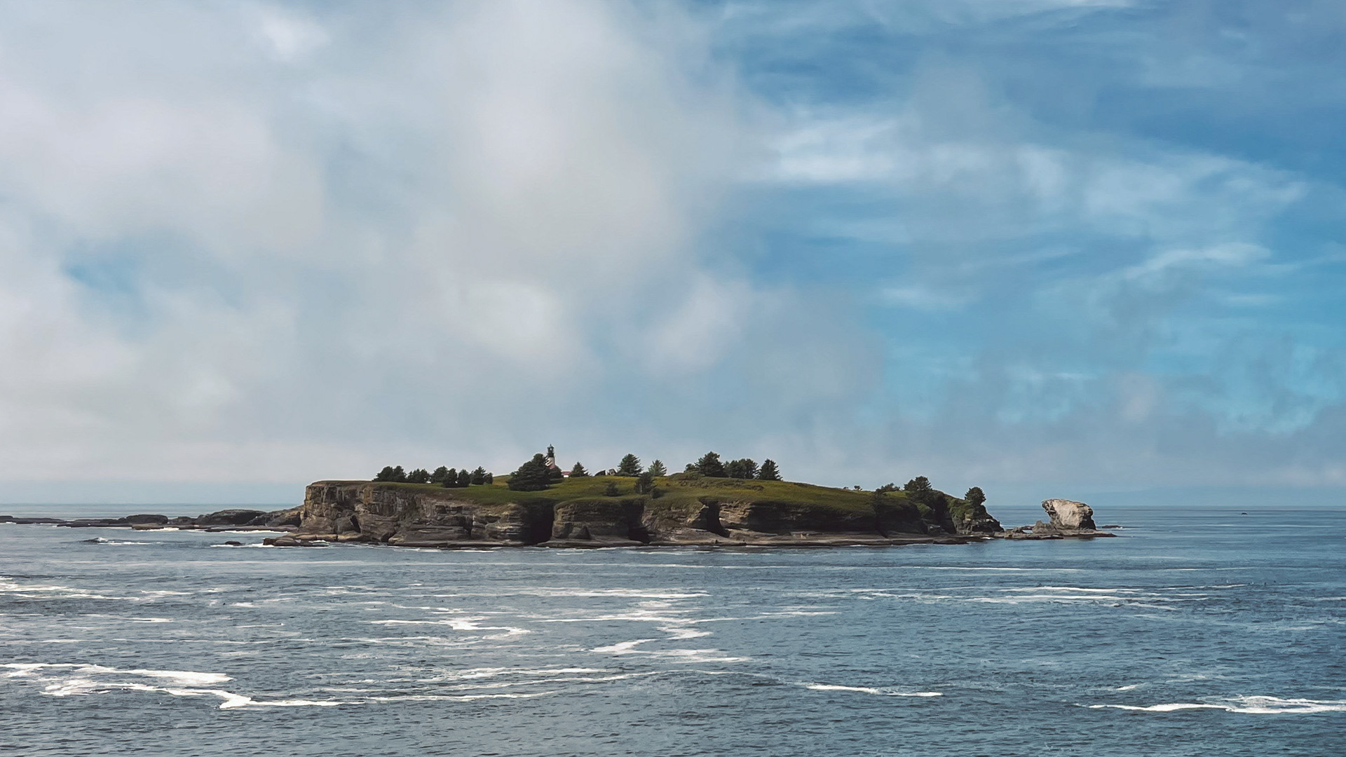 The whispering waves of the Pacific Ocean, August 2023, Washington.