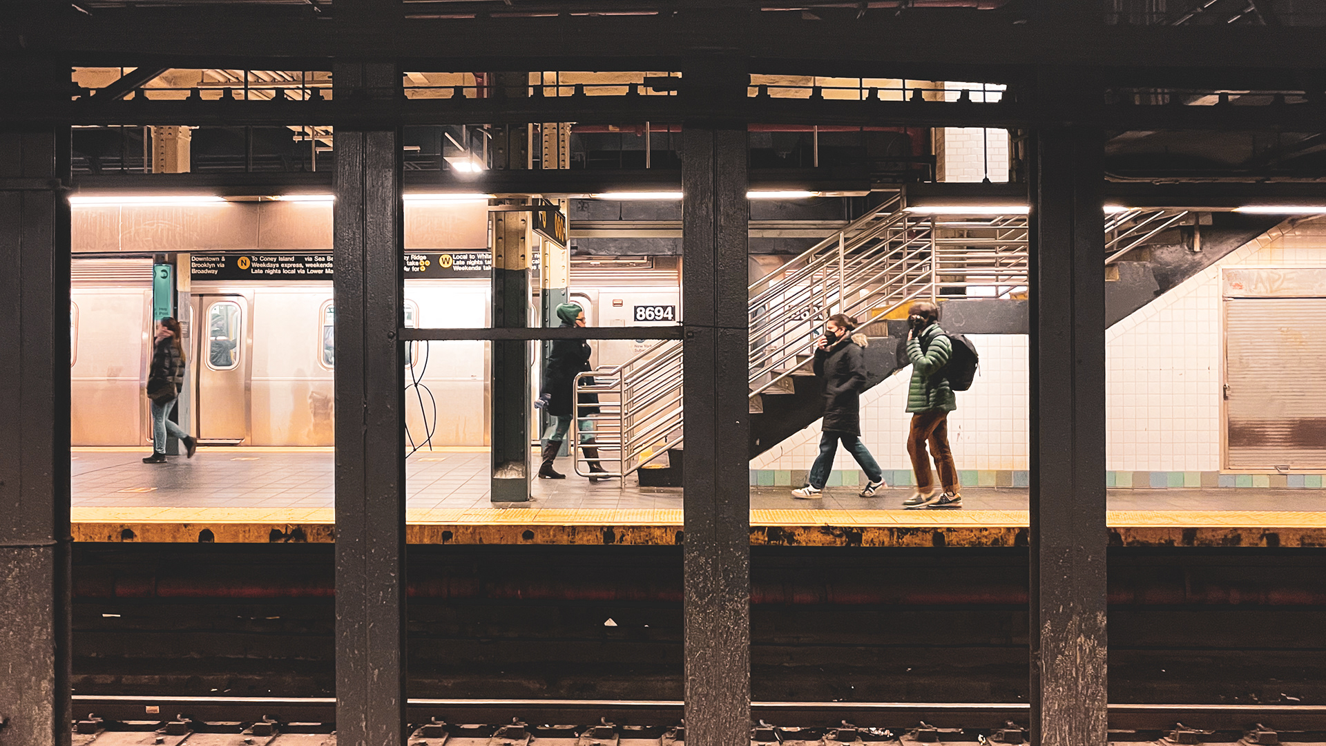 NY Underground, December 2022, New York.