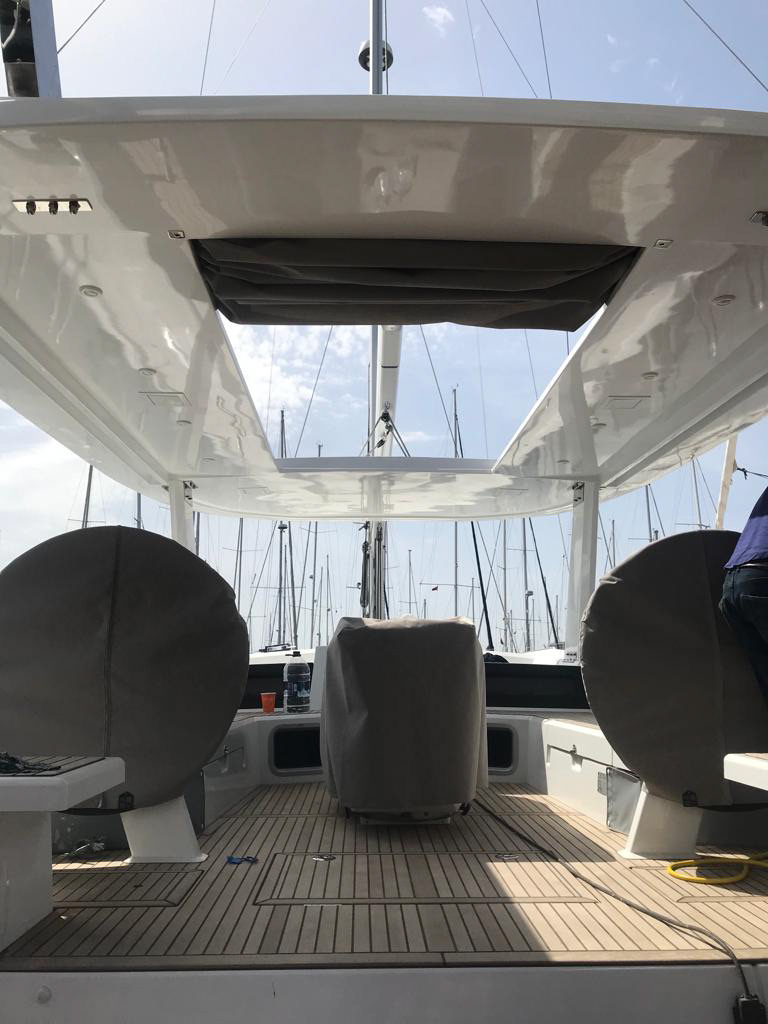 OCEANIS 51 with Manuel Tent