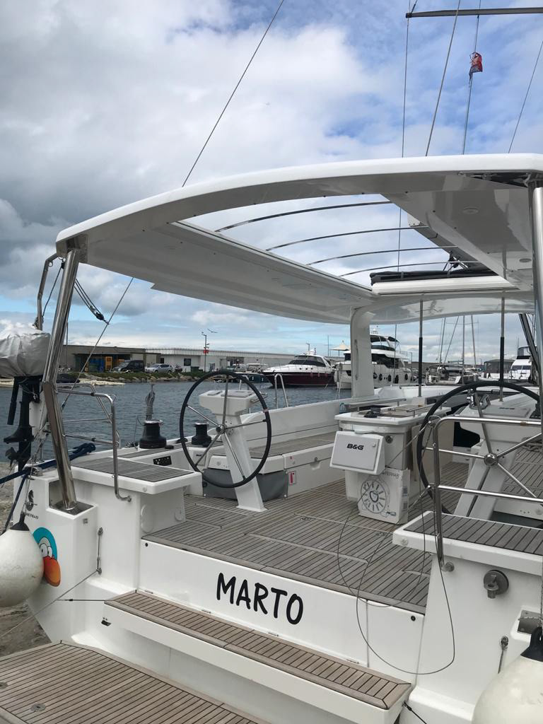 OCEANIS 51 with Manuel Tent