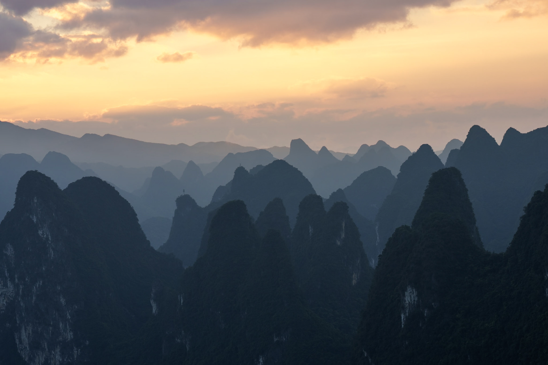 Xiangong Hill, Karst peaks