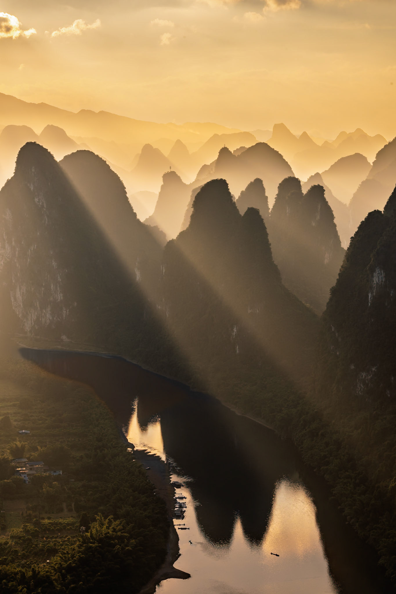 Xiangong Hill, Karst peaks