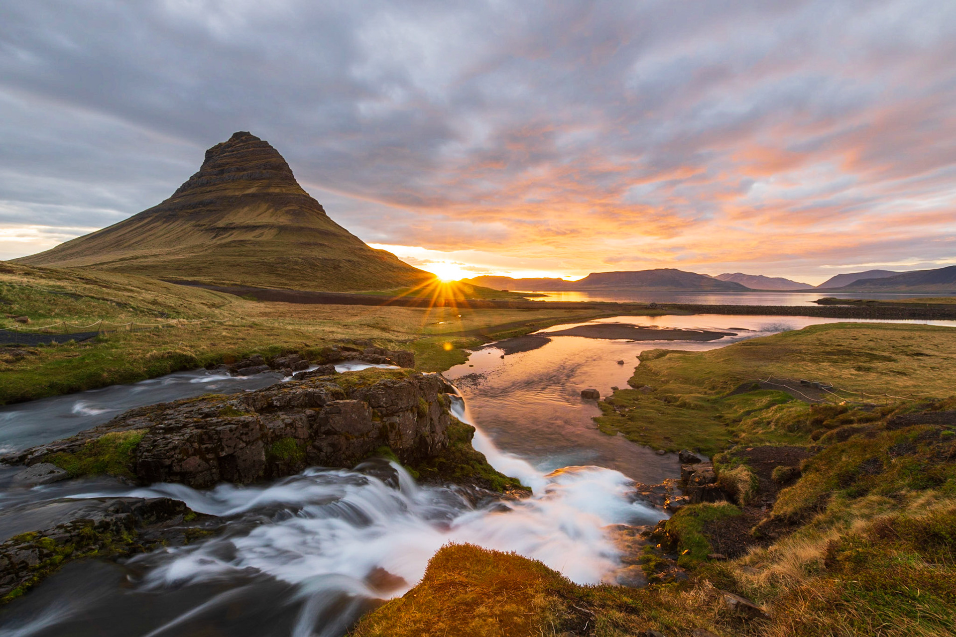 Kirkjufell Dawn