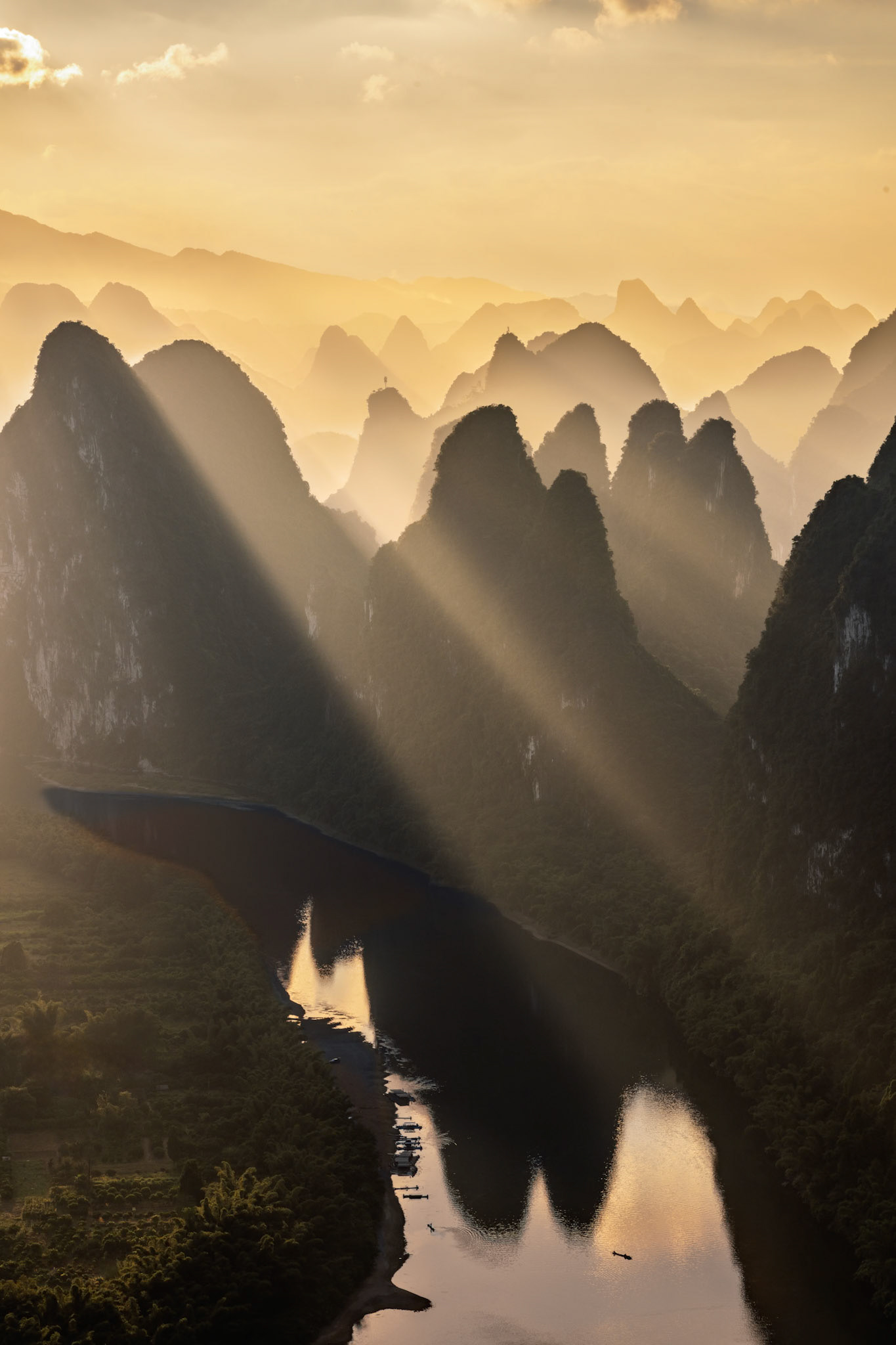 Xiangong Hill, Karst peaks