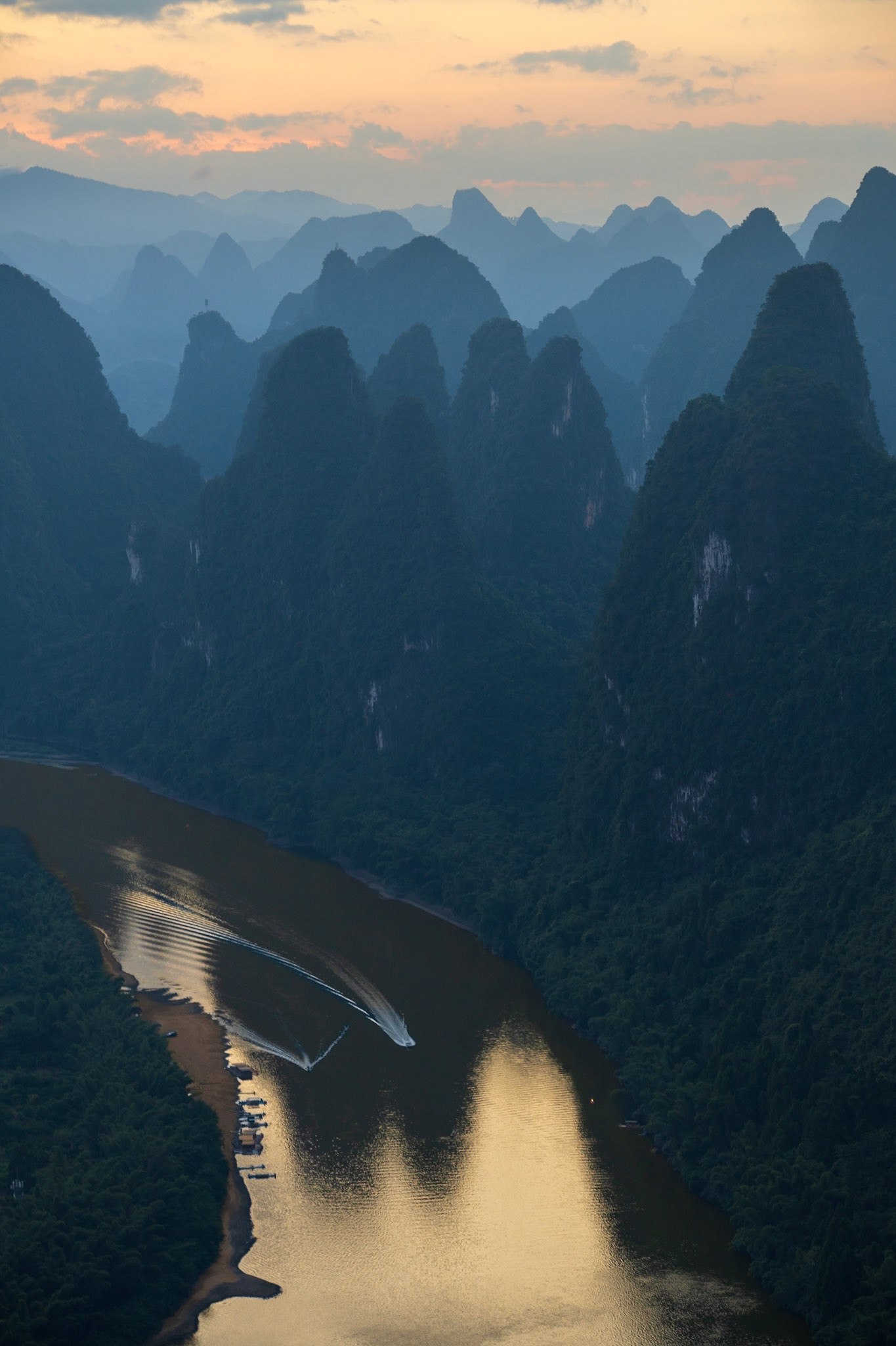 Xiangong Hill, Karst peaks