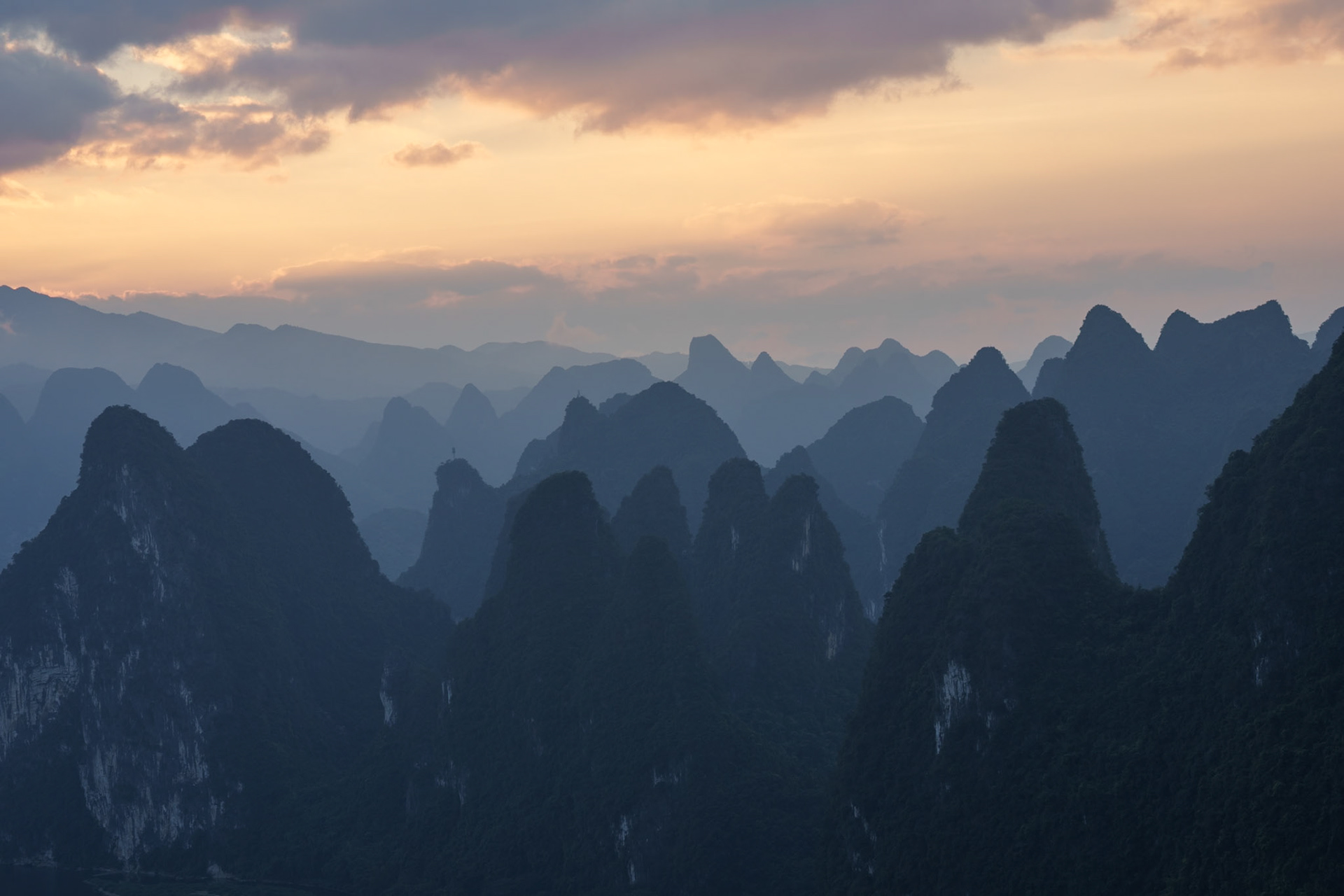 Xiangong Hill, Karst peaks