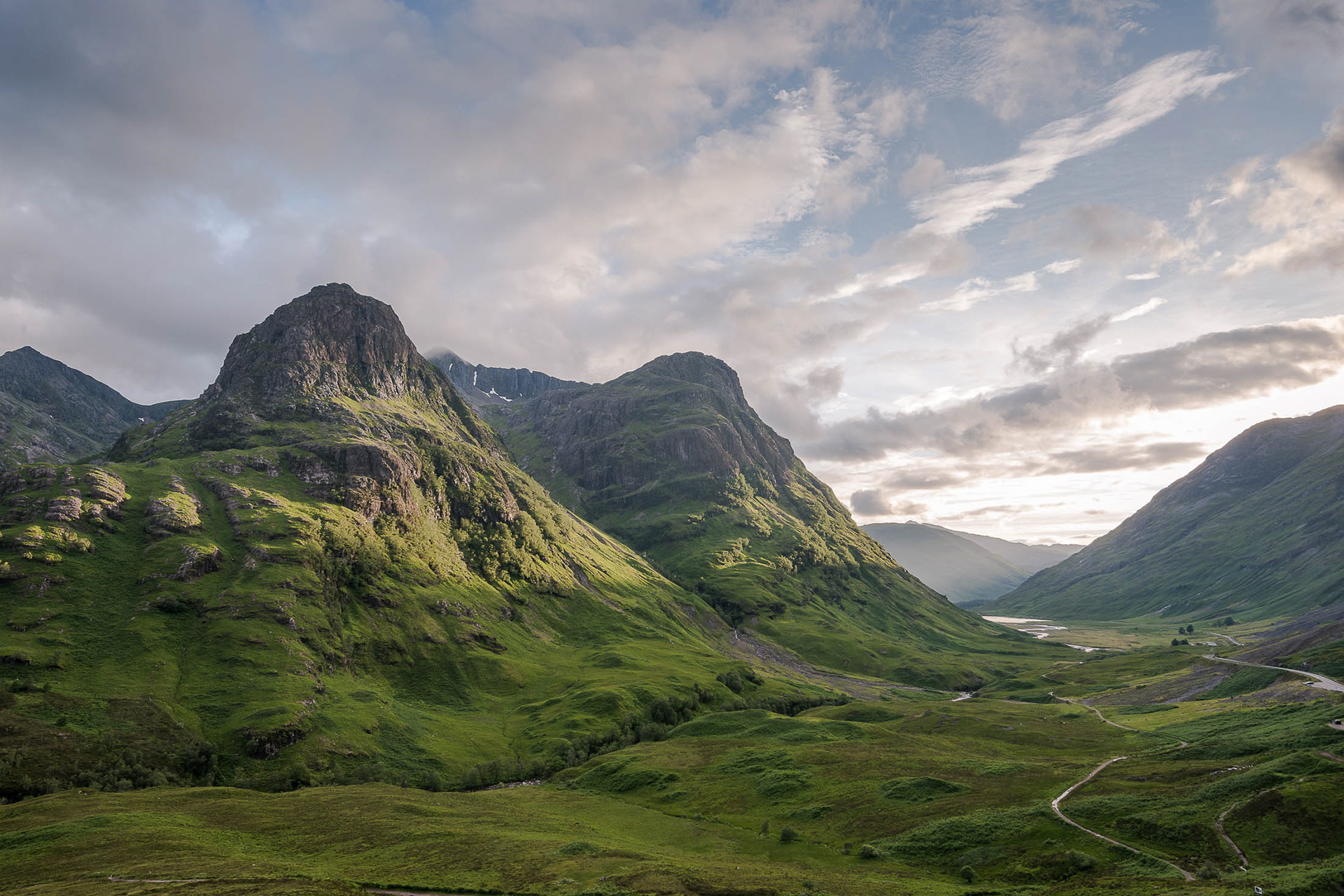 Scotland photo landscape photography Glen Coe Three Sisters Light on Mountains