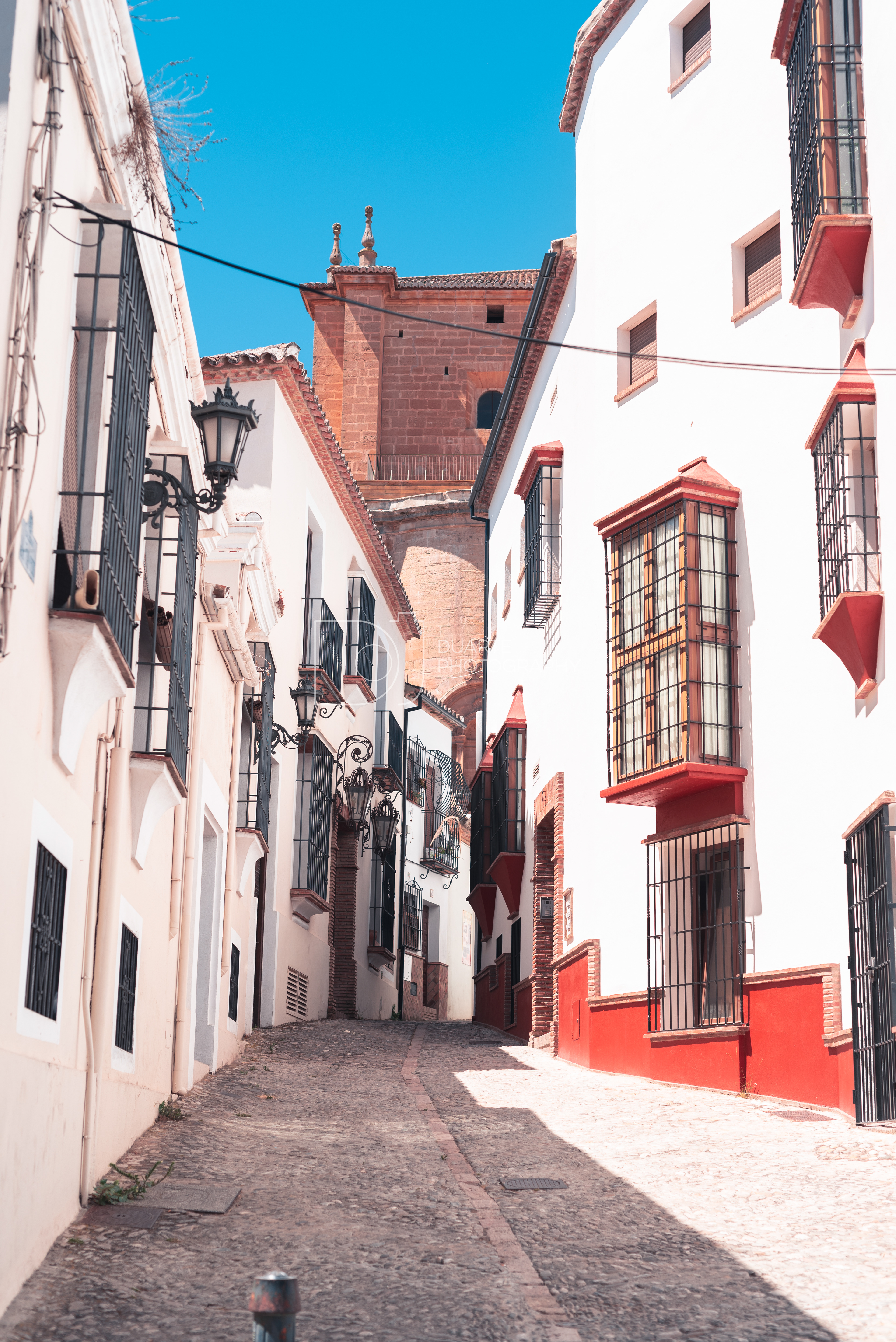 Calle que lleva a la Iglesia de Santa María la Mayor