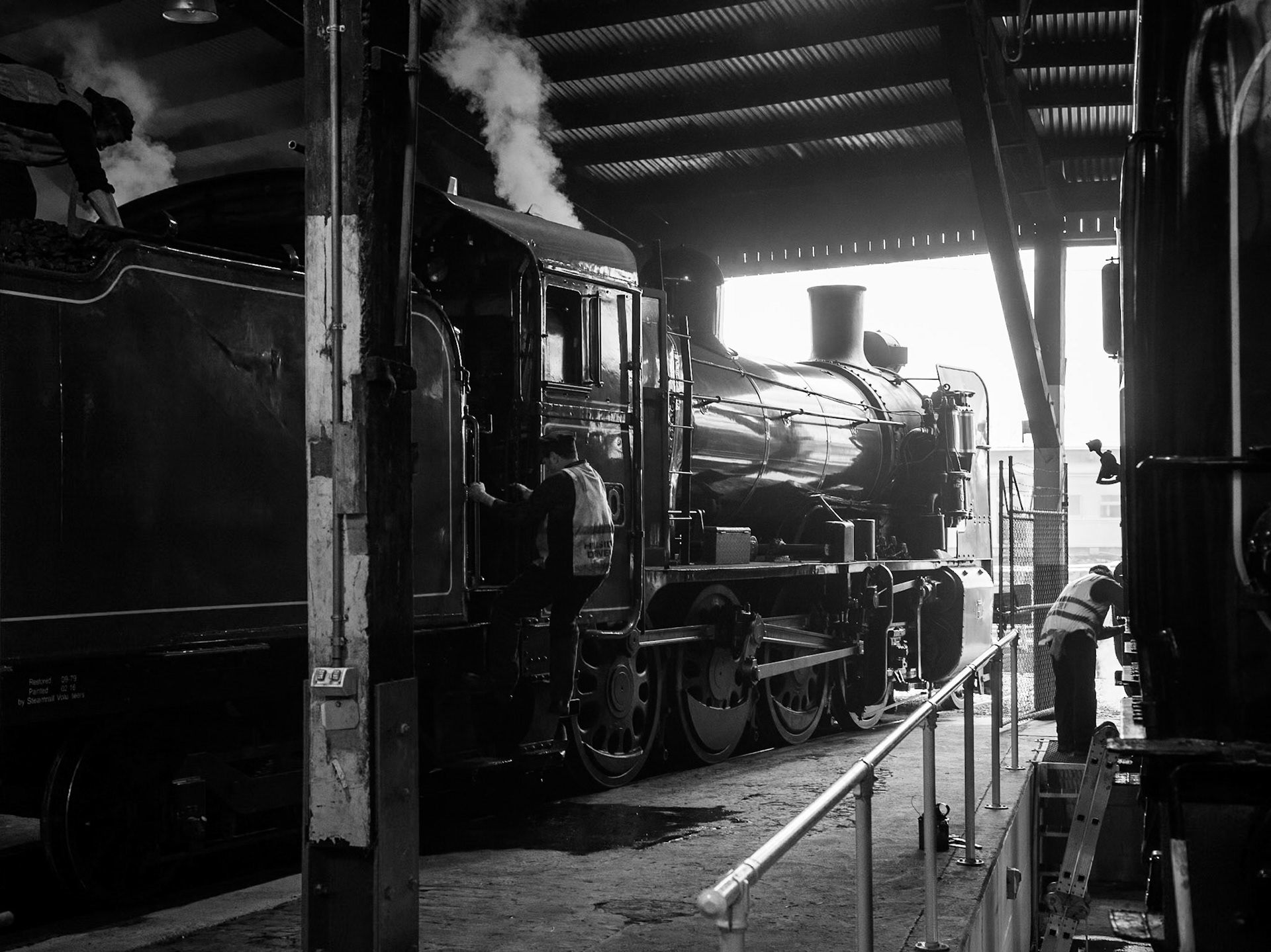 K190 (left) and K183 receive servicing from V/Line and Steamrail crews at Traralgon, after working a triple-headed train from Melbourne with K153.