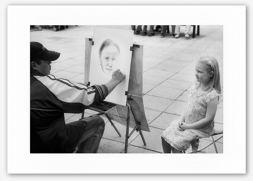 Steve Hanson photography. Street artist, Leicester, England.