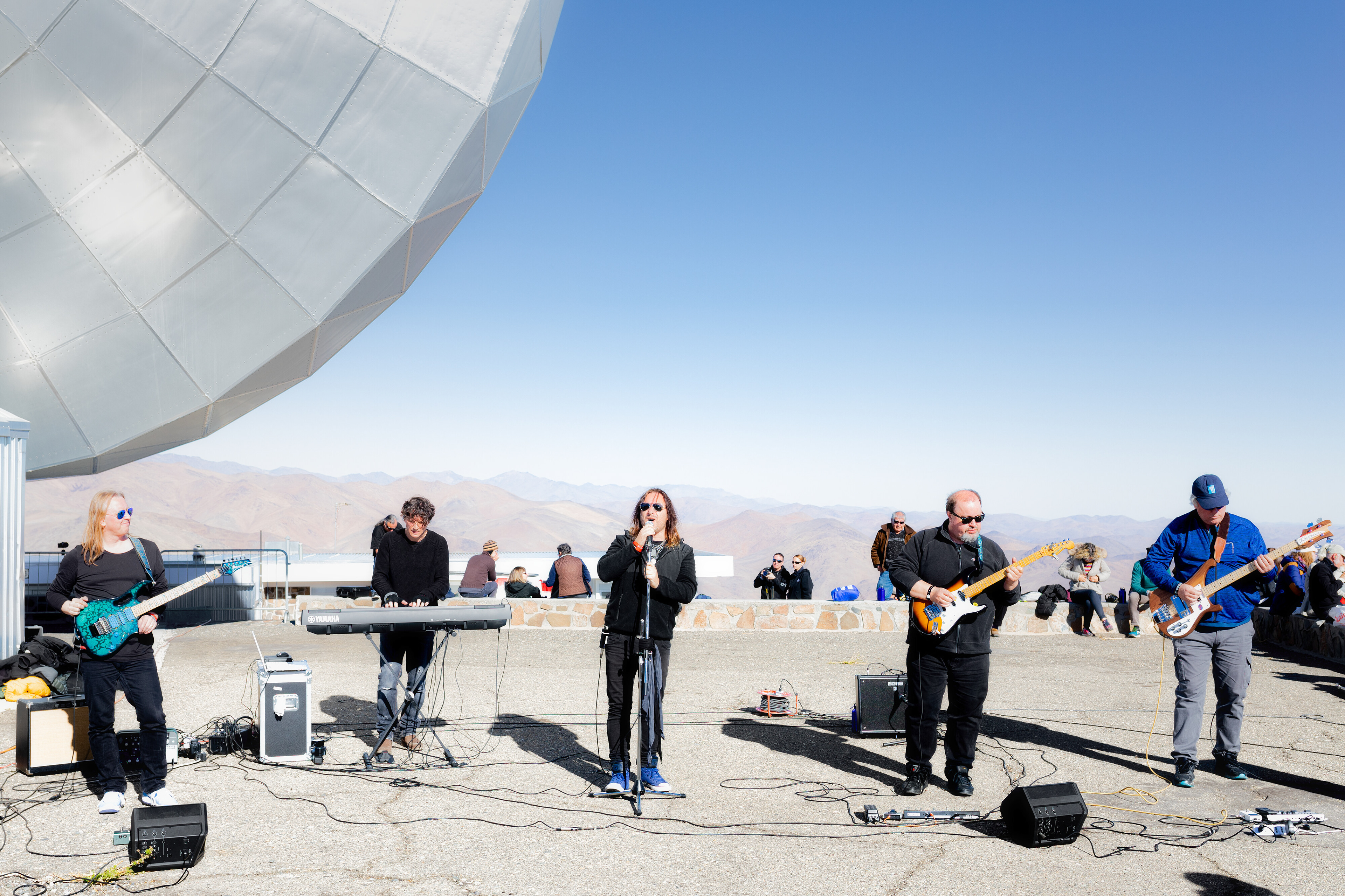 The band “Steve Rothery & friends” plays live at La Silla for the total solar eclipse event on 2 July 2019