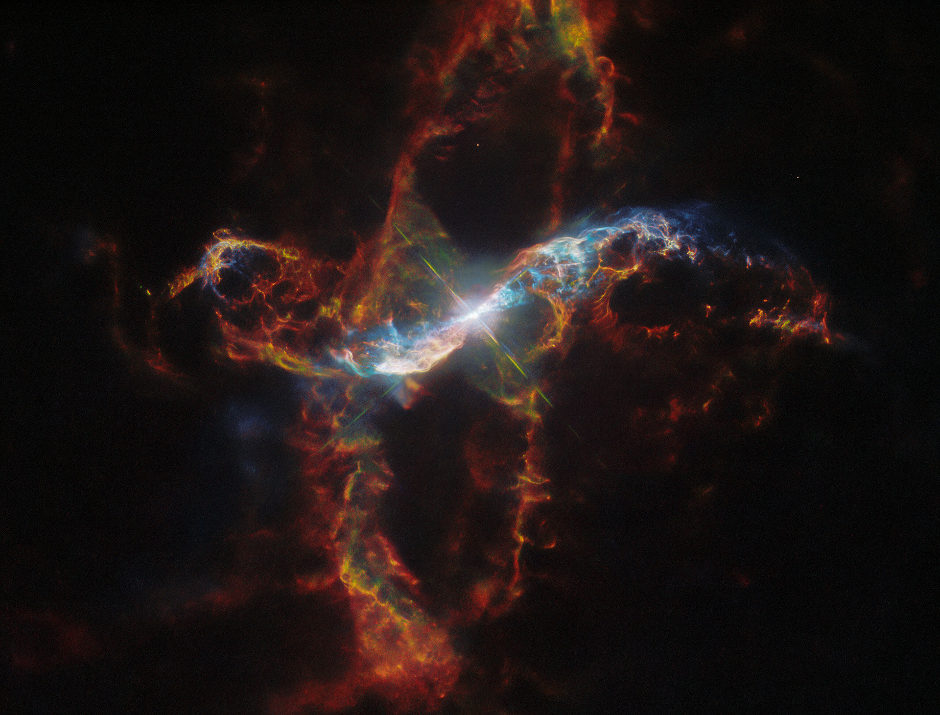 R Aquarii - Credit: NASA, ESA, M. Stute, M. Karovska,  D. de Martin & M. Zamani (ESA/Hubble)
