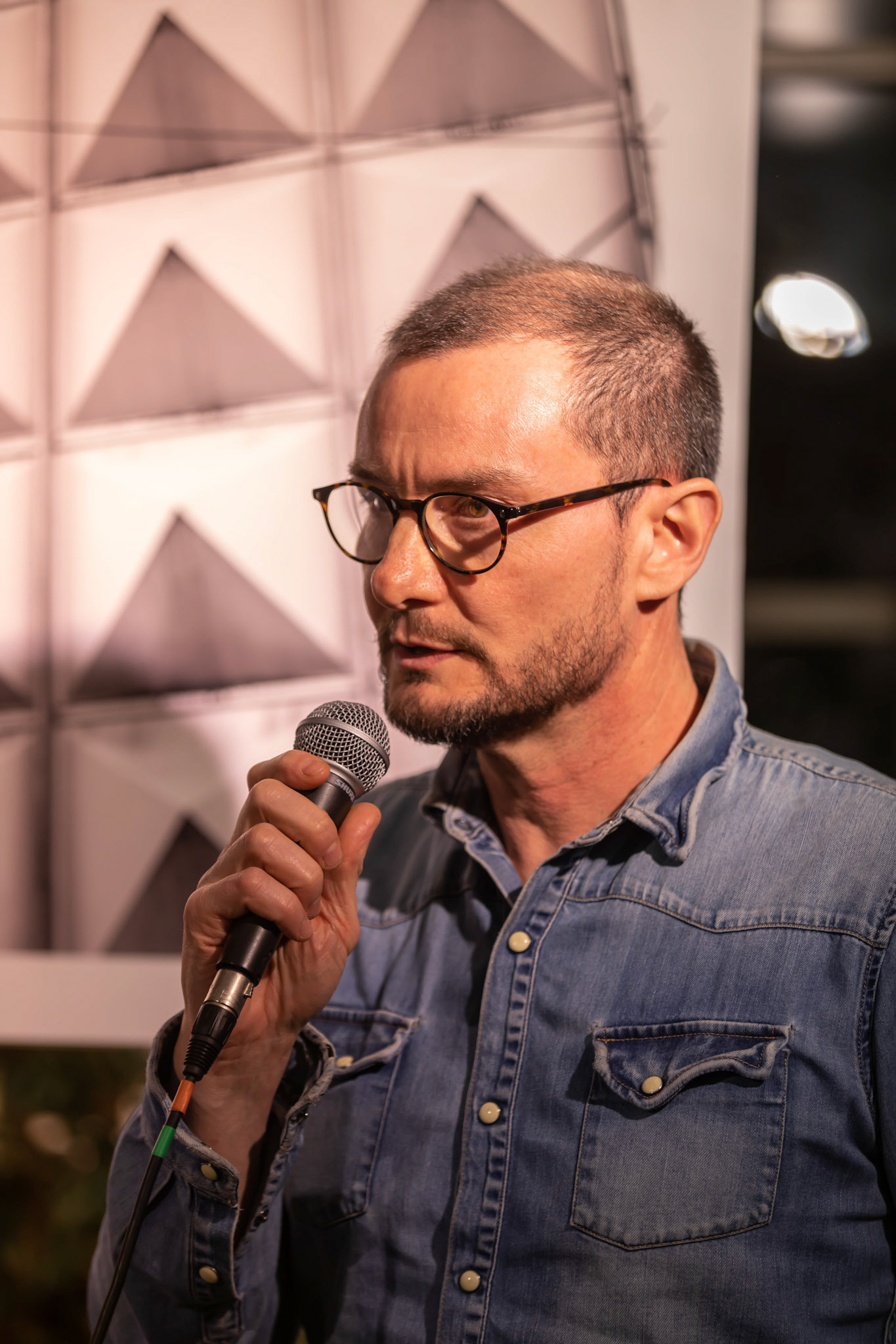 Exposition : "Derrière le rideau" par Olivier Braizat