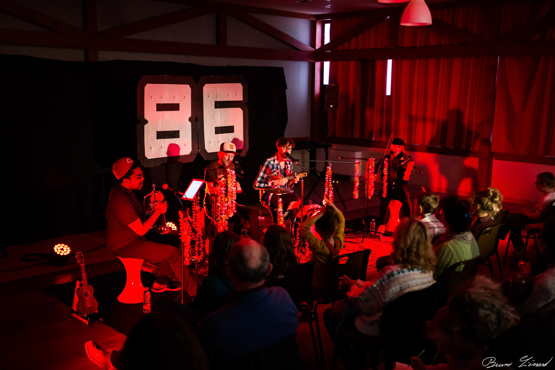 Ukulélé Machin Truc Orchestra