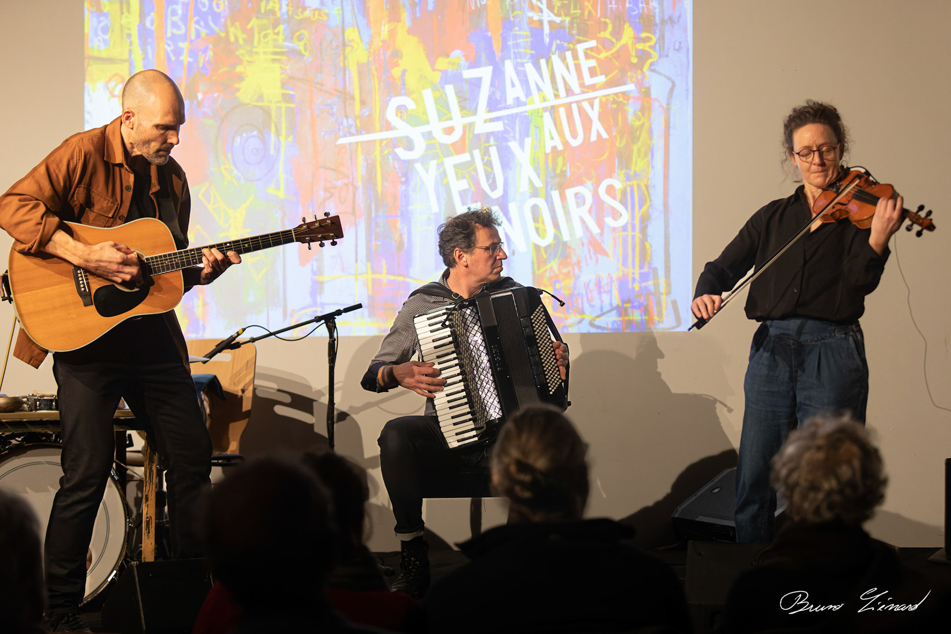 Suzanne Aux Yeux Noirs