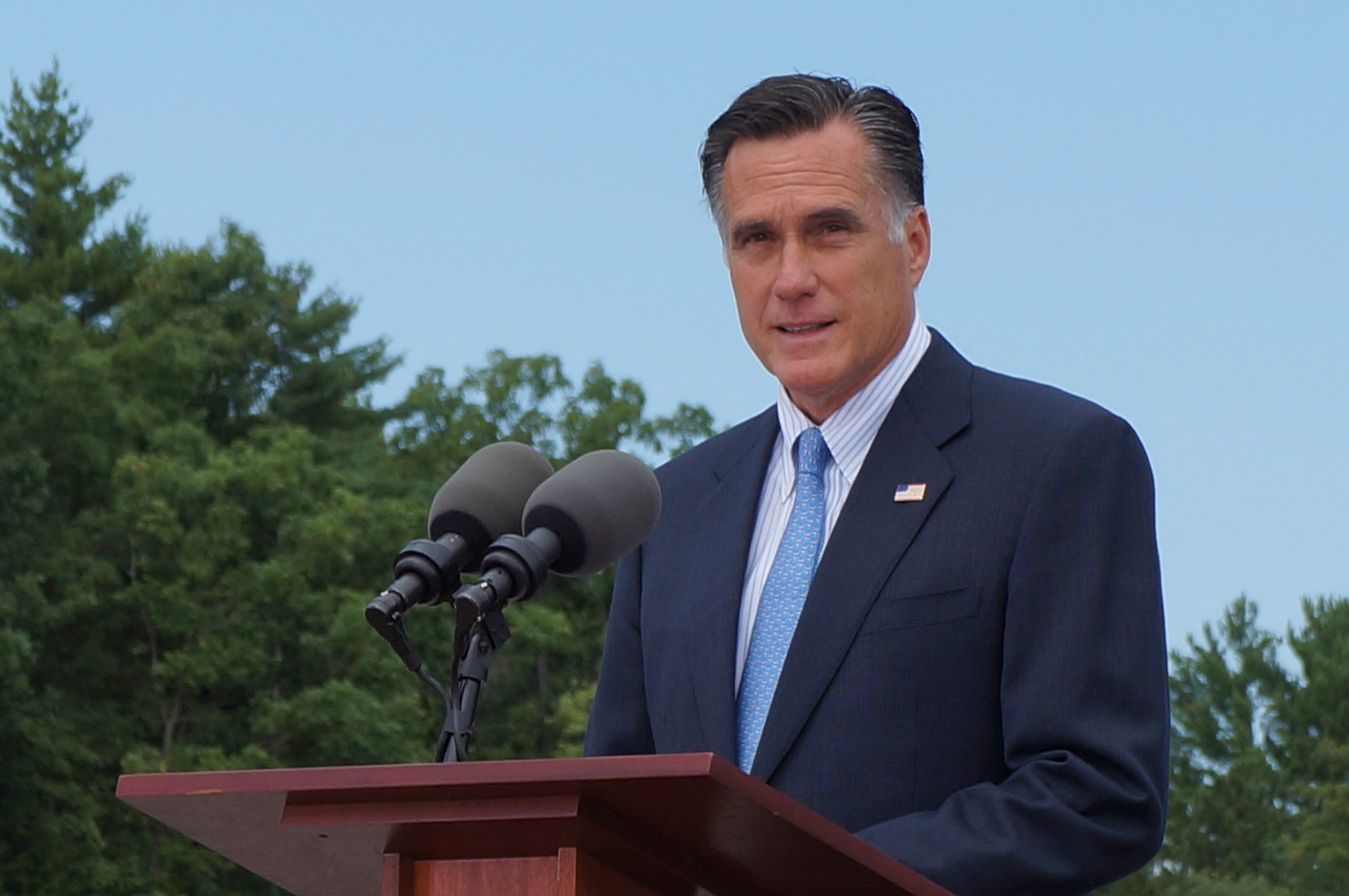 Governor Mitt Romney addresses constituents during a political rally in Dover, New Hampshire.