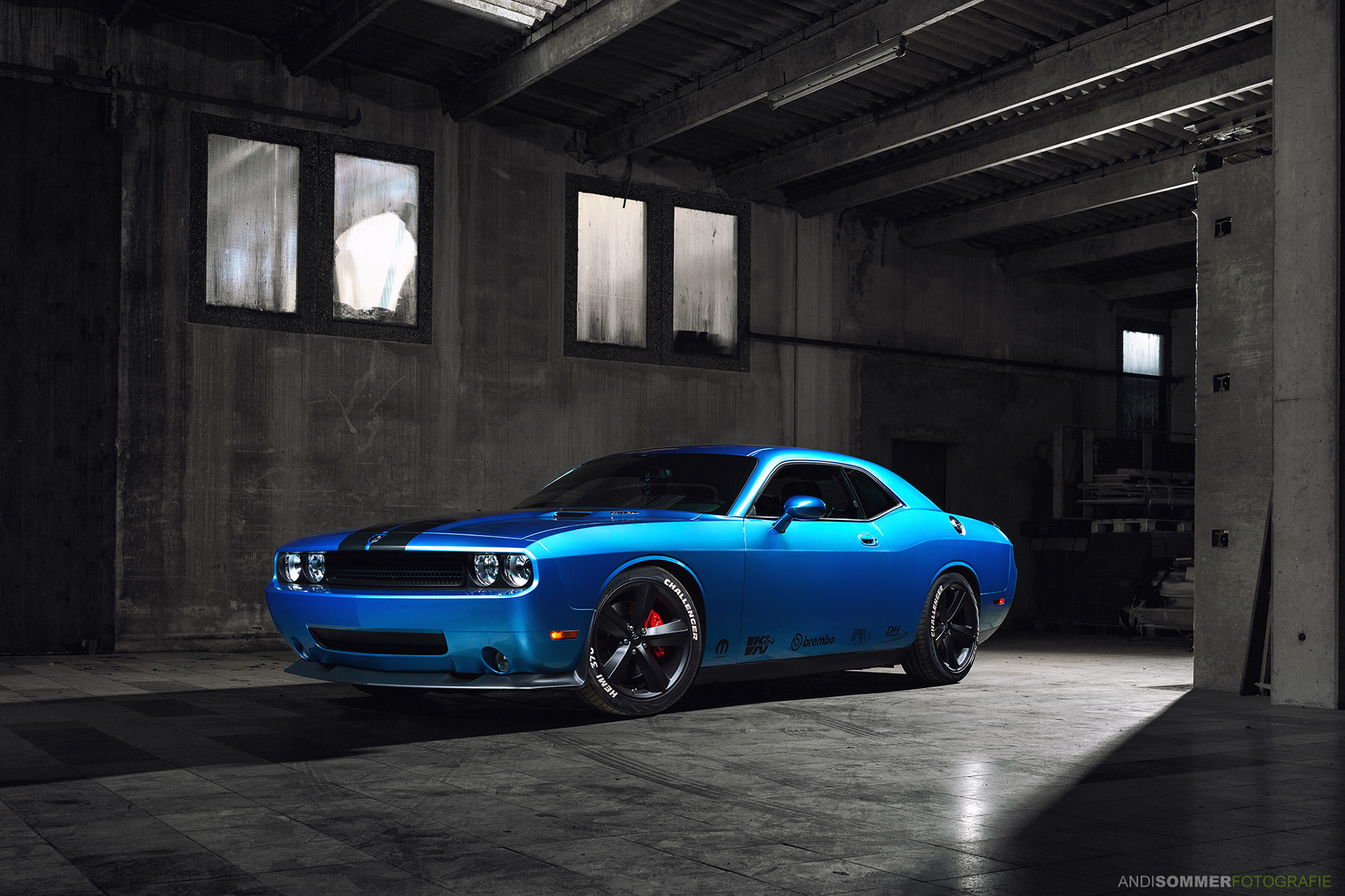 Dodge Challenger 6.1 HEMI SRT8