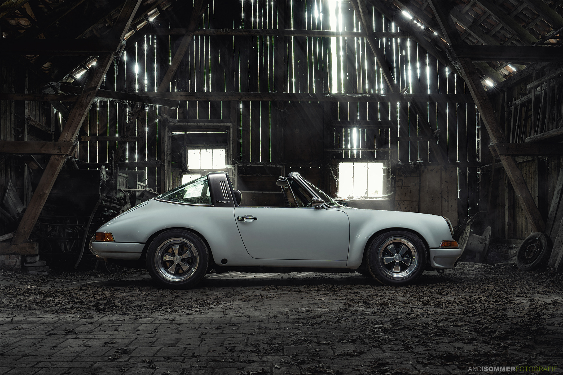 Porsche 911 Carrera 3.2 Targa (F-Modell) Backdate​​​​​​​