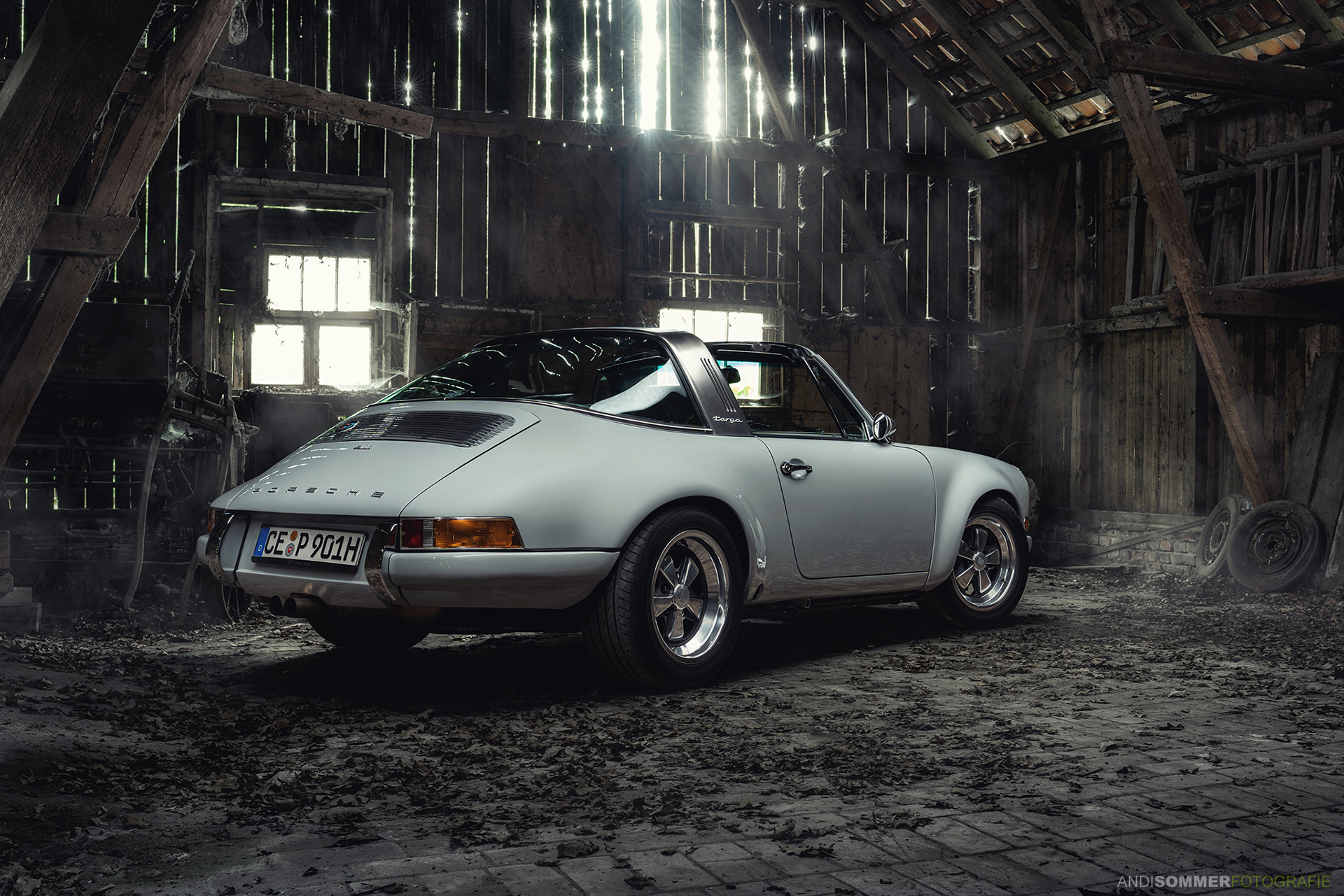 Porsche 911 Carrera 3.2 Targa (F-Modell) Backdate​​​​​​​