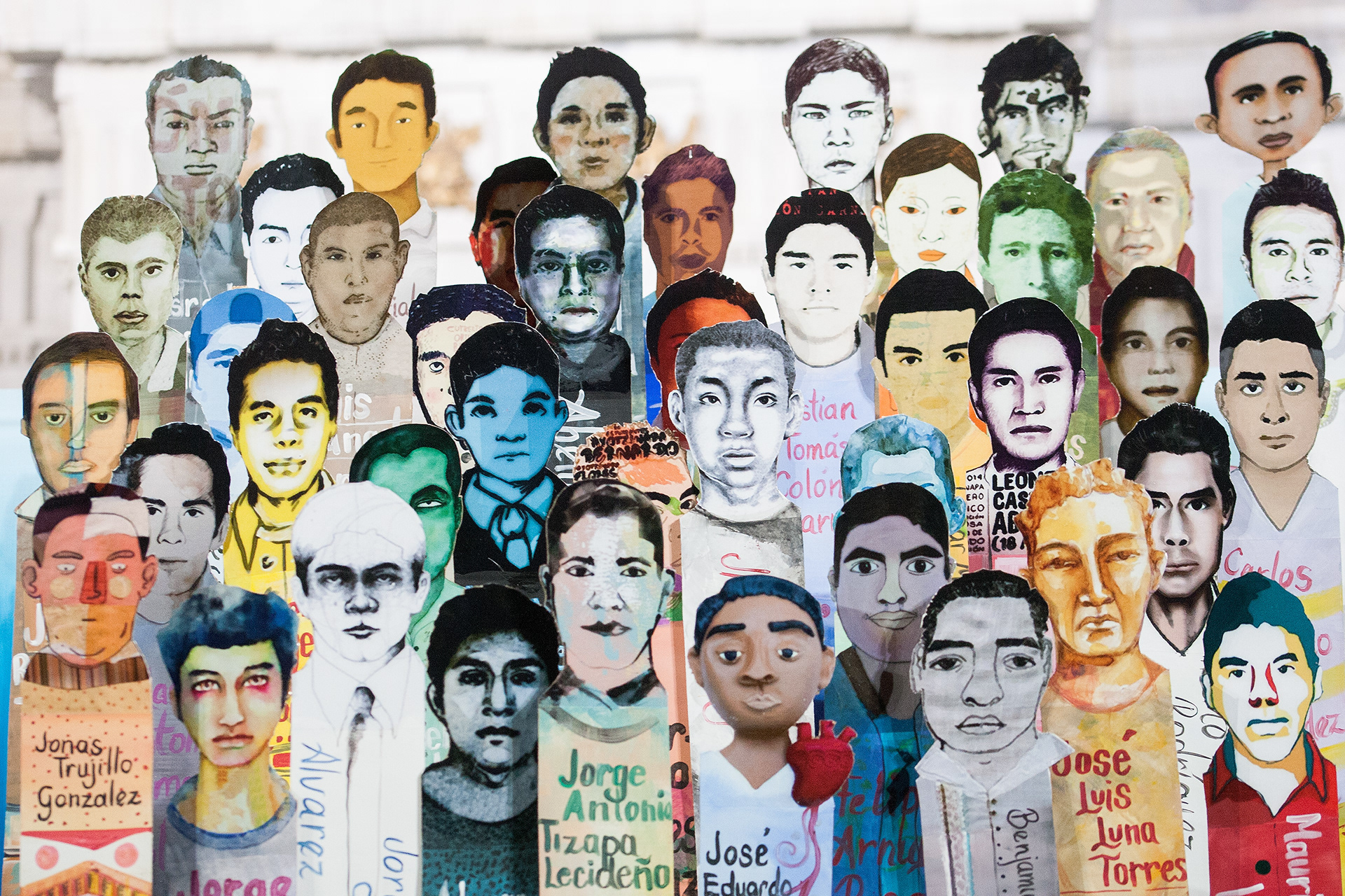 Protestas por la desaparición forzada de 43 estudiantes de la Escuela Normal Rural "Raúl Isidro Burgos" ocurrida el 26 de septiembre de 2014. Bellas Artes, Ciudad de México, 5 de noviembre de 2014. (Foto: Prometeo Lucero)